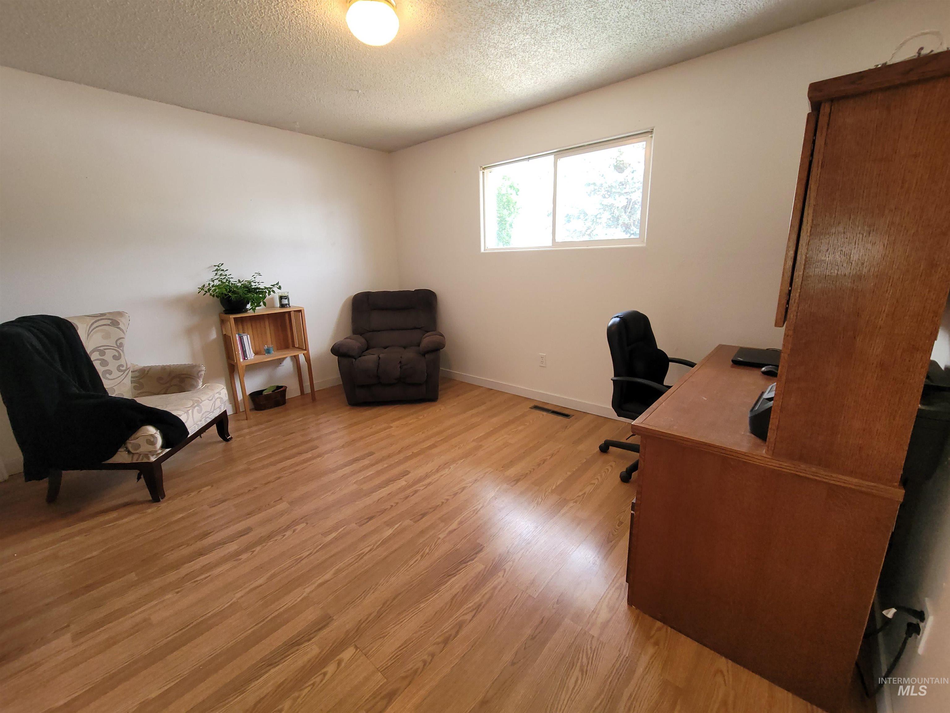 2020 Powers Ave., Lewiston, Idaho 83501, 4 Bedrooms, 2 Bathrooms, Residential For Sale, Price $417,900,MLS 98961826