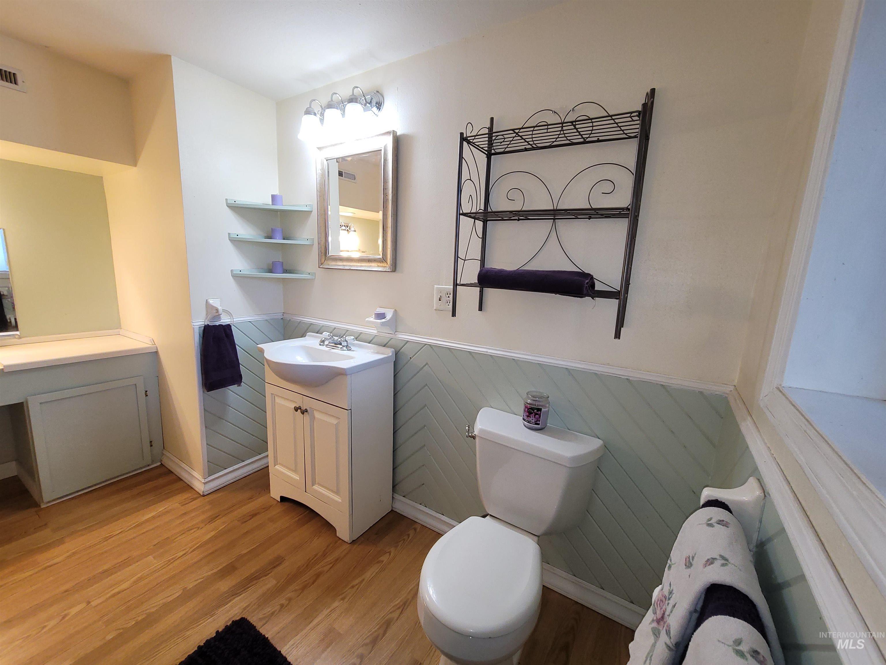 2020 Powers Ave., Lewiston, Idaho 83501, 4 Bedrooms, 2 Bathrooms, Residential For Sale, Price $427,900, 98961826