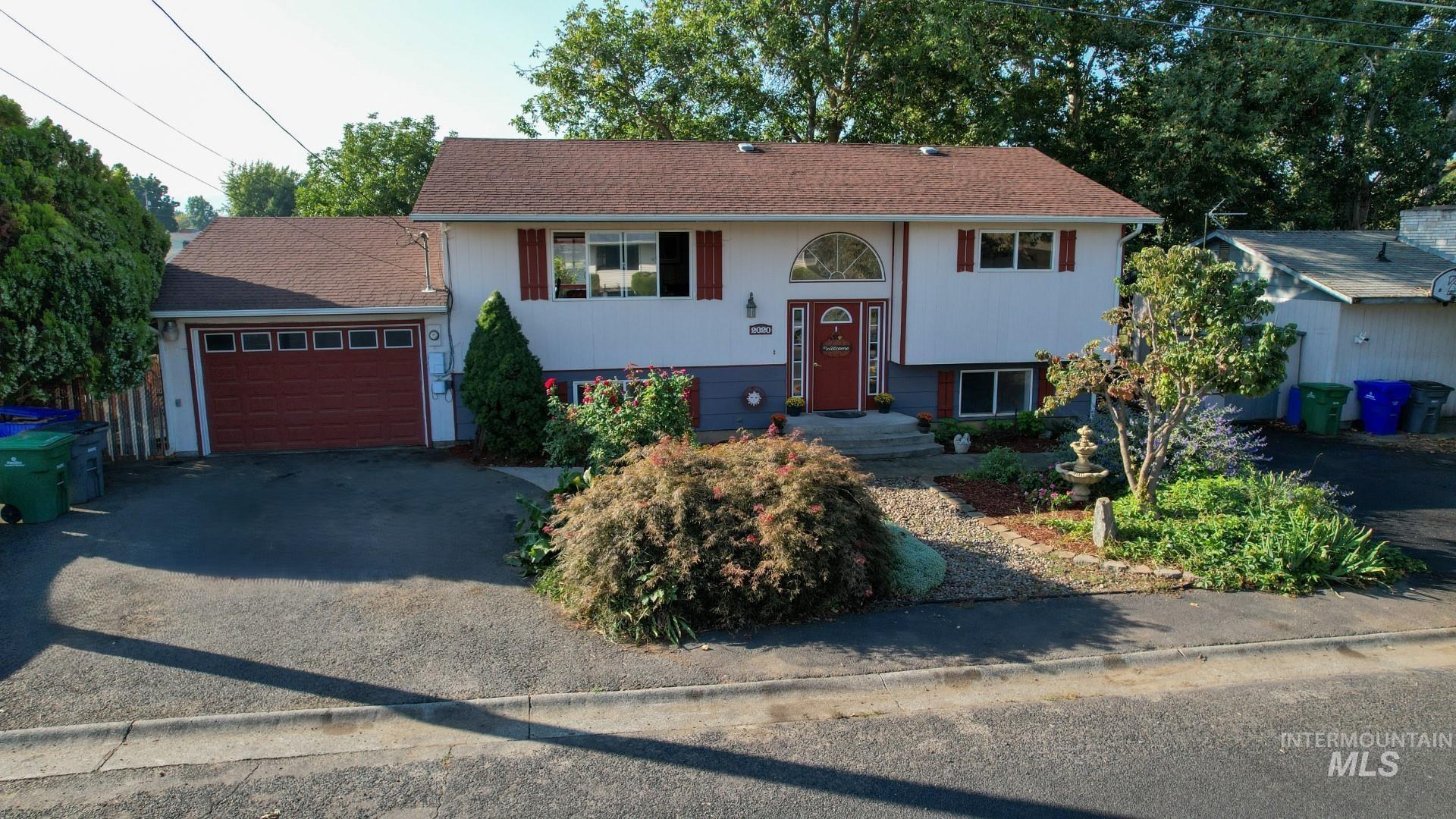 2020 Powers Ave., Lewiston, Idaho 83501, 4 Bedrooms, 2 Bathrooms, Residential For Sale, Price $399,999,MLS 98961826