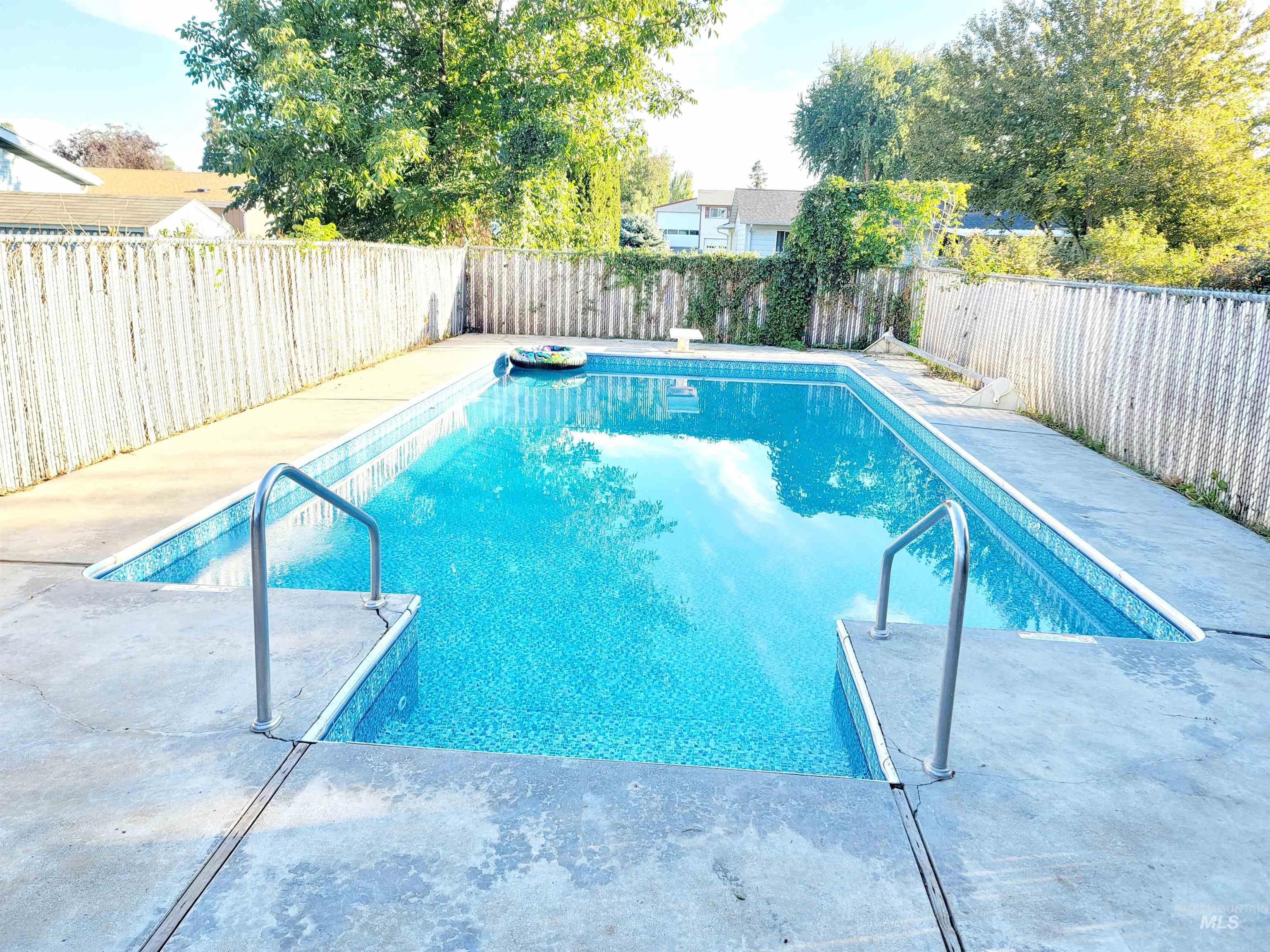 2020 Powers Ave., Lewiston, Idaho 83501, 4 Bedrooms, 2 Bathrooms, Residential For Sale, Price $431,900,MLS 98961826