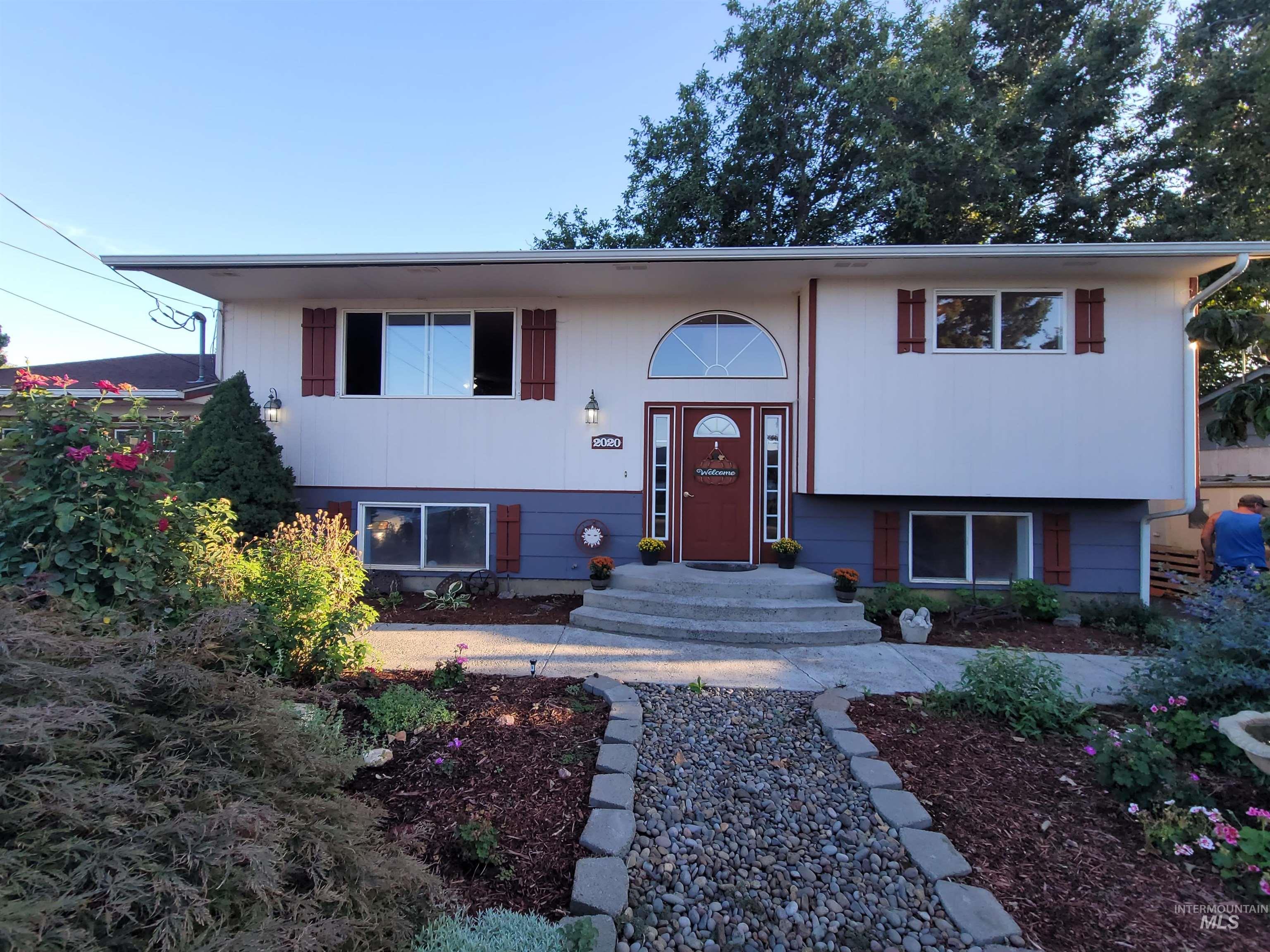 2020 Powers Ave., Lewiston, Idaho 83501, 4 Bedrooms, 2 Bathrooms, Residential For Sale, Price $424,900, 98961826
