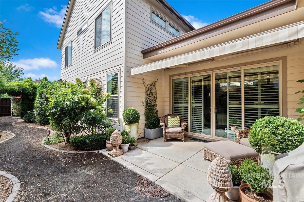 3891 W Farm View Dr, Boise, Idaho 83714, 3 Bedrooms, 2.5 Bathrooms, Residential For Sale, Price $795,000, 98961829