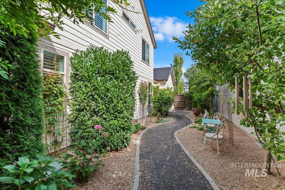 3891 W Farm View Dr, Boise, Idaho 83714, 3 Bedrooms, 2.5 Bathrooms, Residential For Sale, Price $795,000, 98961829