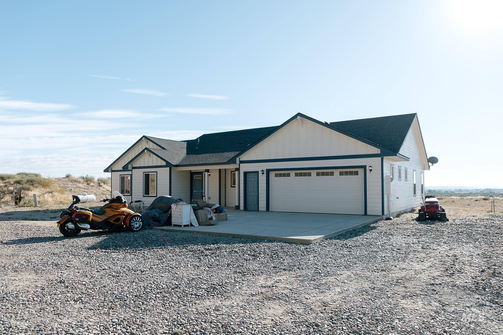 456 Thayer Drive, Ontario, Oregon 97914-0000, 3 Bedrooms, 2.5 Bathrooms, Residential For Sale, Price $605,000, 98961837