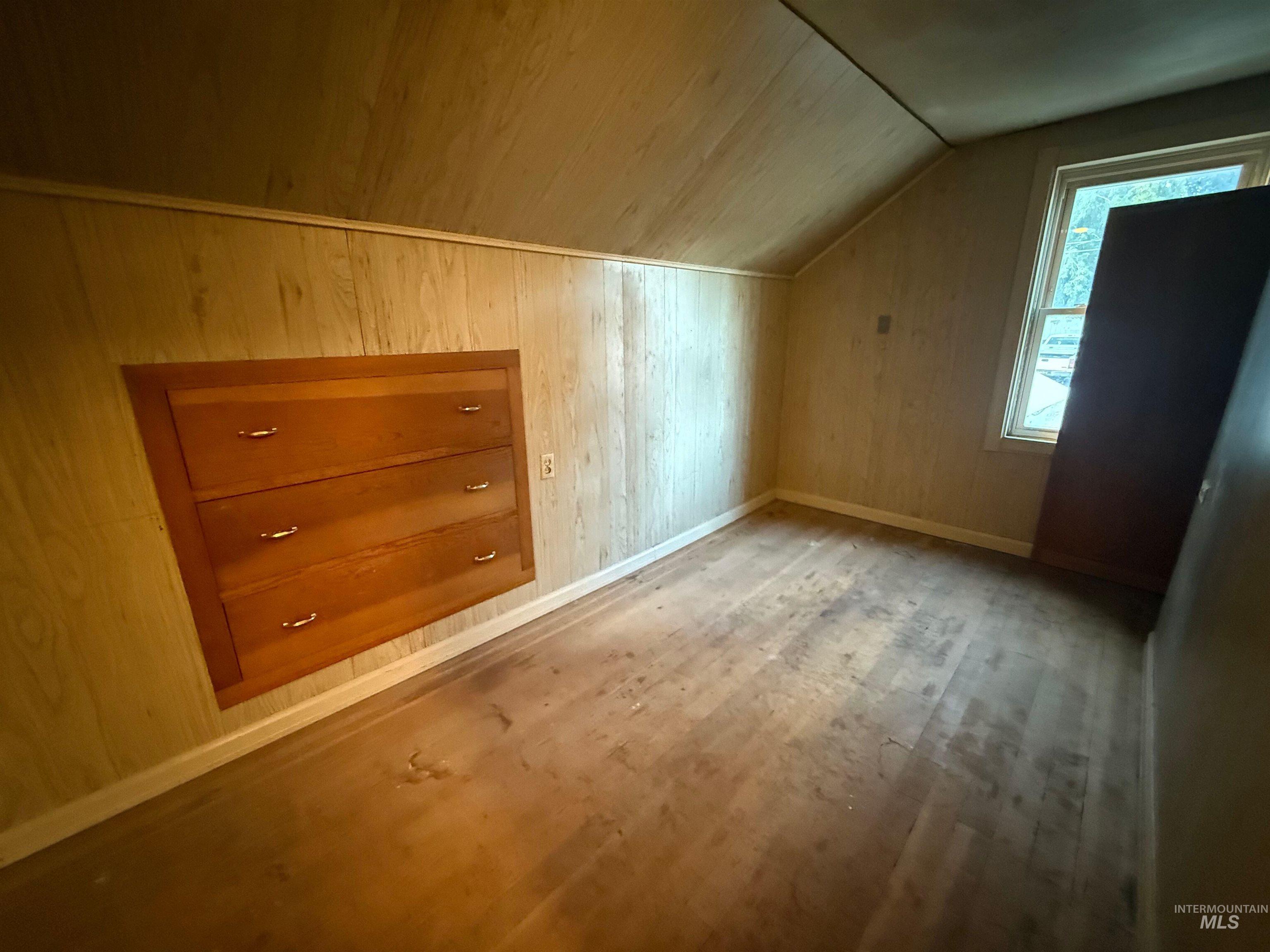 444 E 4th Ave, Glenns Ferry, Idaho 83623, 5 Bedrooms, 2 Bathrooms, Residential For Sale, Price $249,900,MLS 98961845