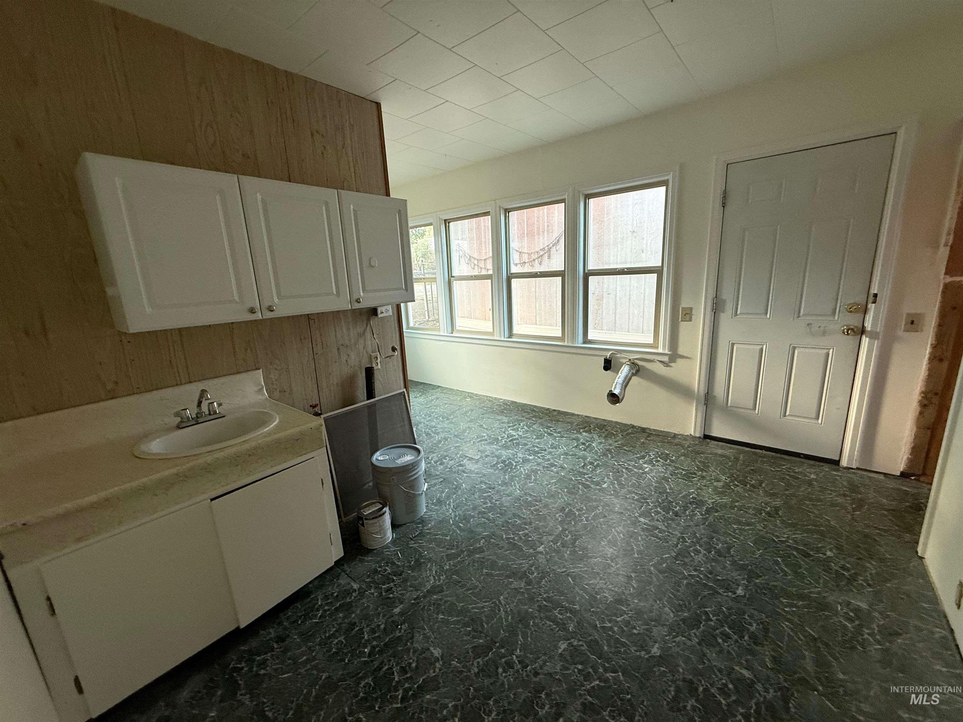 444 E 4th Ave, Glenns Ferry, Idaho 83623, 5 Bedrooms, 2 Bathrooms, Residential For Sale, Price $249,900,MLS 98961845