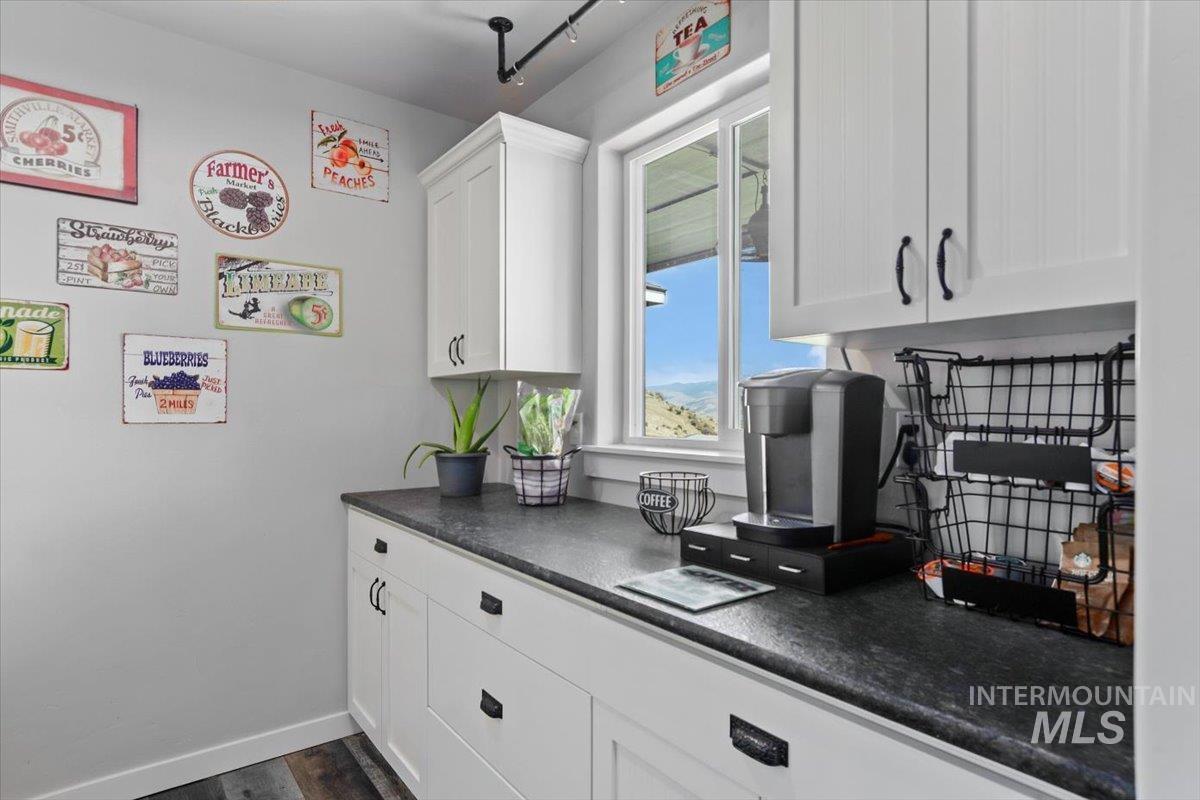 34 Deirdre Dr, Horseshoe Bend, Idaho 83629, 4 Bedrooms, 2.5 Bathrooms, Residential For Sale, Price $1,380,000,MLS 98961849