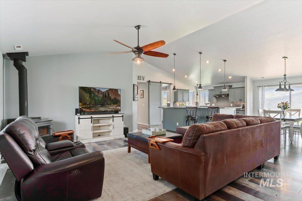 34 Deirdre Dr, Horseshoe Bend, Idaho 83629, 4 Bedrooms, 2.5 Bathrooms, Residential For Sale, Price $1,380,000,MLS 98961849