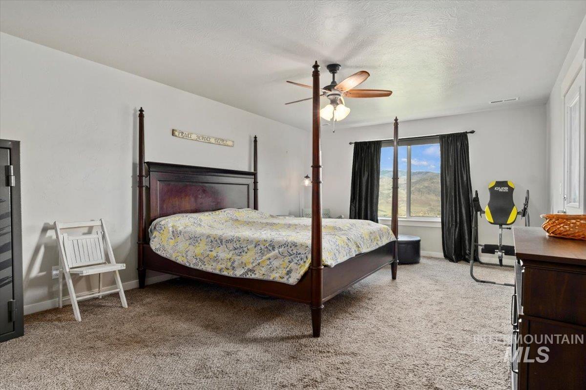 34 Deirdre Dr, Horseshoe Bend, Idaho 83629, 4 Bedrooms, 2.5 Bathrooms, Residential For Sale, Price $1,380,000,MLS 98961849