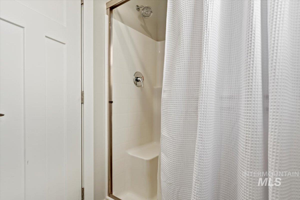 34 Deirdre Dr, Horseshoe Bend, Idaho 83629, 4 Bedrooms, 2.5 Bathrooms, Residential For Sale, Price $1,380,000,MLS 98961849