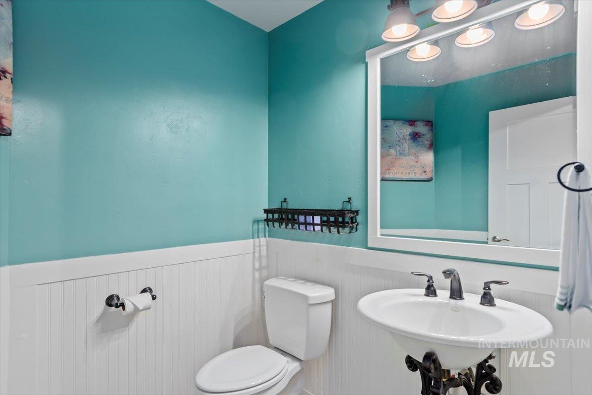 34 Deirdre Dr, Horseshoe Bend, Idaho 83629, 4 Bedrooms, 2.5 Bathrooms, Residential For Sale, Price $1,380,000,MLS 98961849