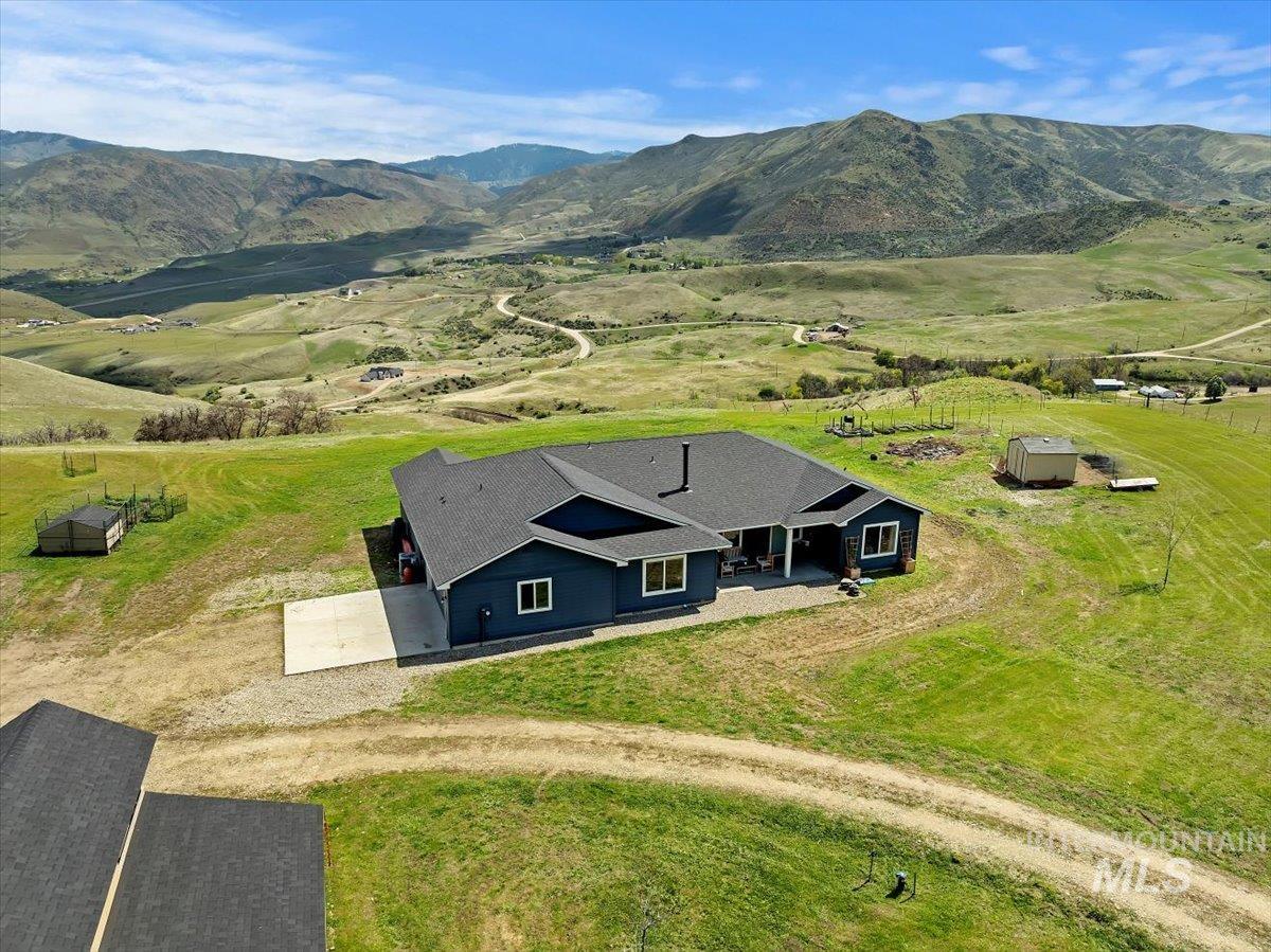 34 Deirdre Dr, Horseshoe Bend, Idaho 83629, 4 Bedrooms, 2.5 Bathrooms, Residential For Sale, Price $1,380,000,MLS 98961849