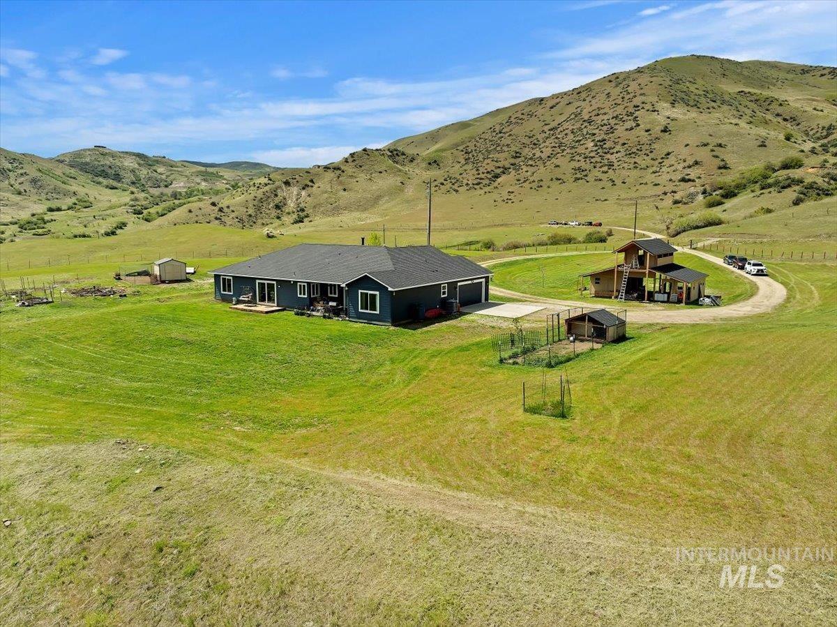 34 Deirdre Dr, Horseshoe Bend, Idaho 83629, 4 Bedrooms, 2.5 Bathrooms, Residential For Sale, Price $1,380,000,MLS 98961849