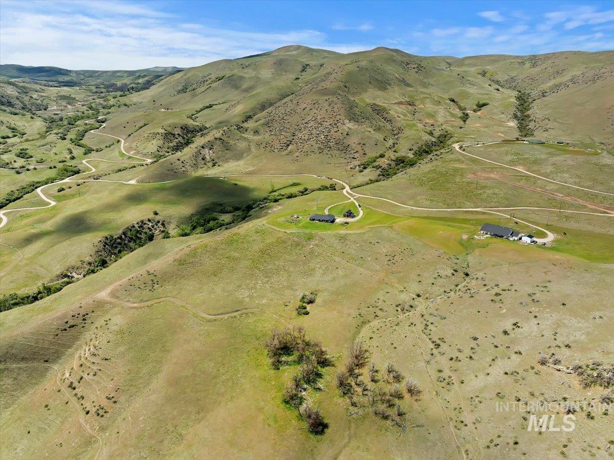 34 Deirdre Dr, Horseshoe Bend, Idaho 83629, 4 Bedrooms, 2.5 Bathrooms, Residential For Sale, Price $1,380,000,MLS 98961849