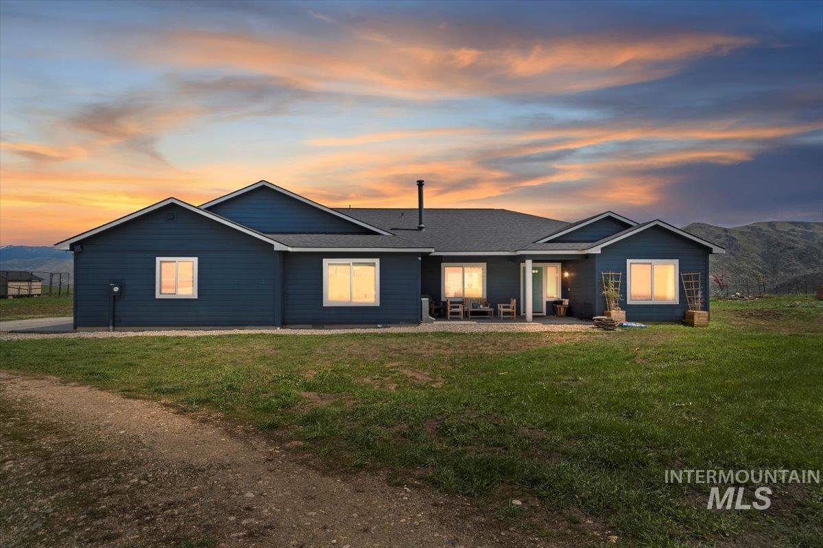34 Deirdre Dr, Horseshoe Bend, Idaho 83629, 4 Bedrooms, 2.5 Bathrooms, Residential For Sale, Price $1,380,000,MLS 98961849