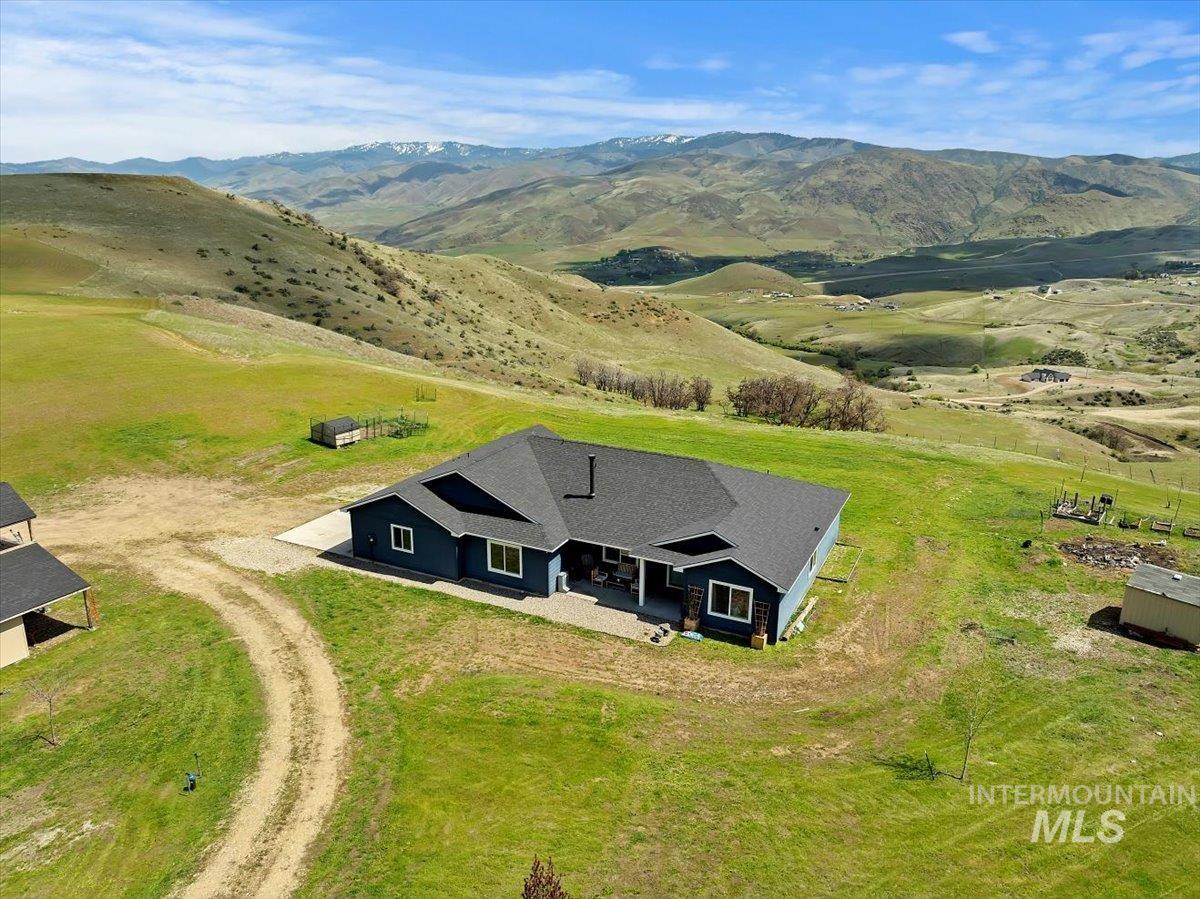 34 Deirdre Dr, Horseshoe Bend, Idaho 83629, 4 Bedrooms, 2.5 Bathrooms, Residential For Sale, Price $1,380,000,MLS 98961849