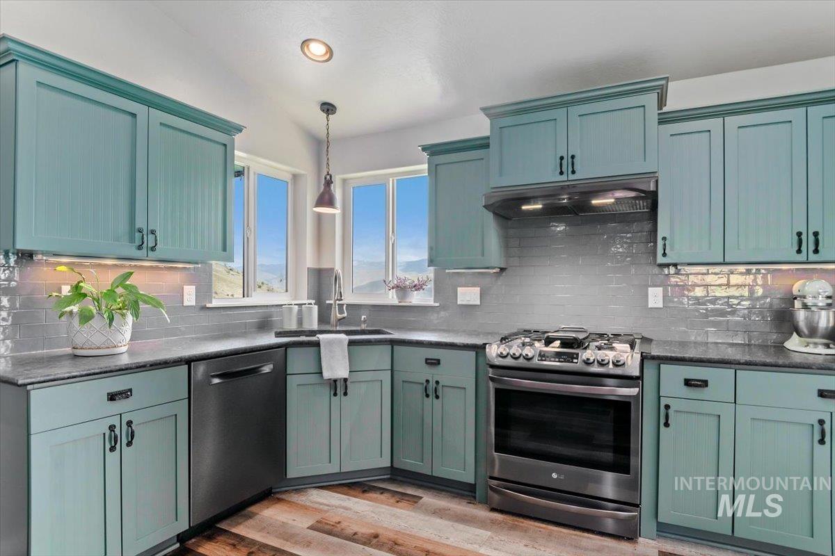 34 Deirdre Dr, Horseshoe Bend, Idaho 83629, 4 Bedrooms, 2.5 Bathrooms, Residential For Sale, Price $1,380,000,MLS 98961849