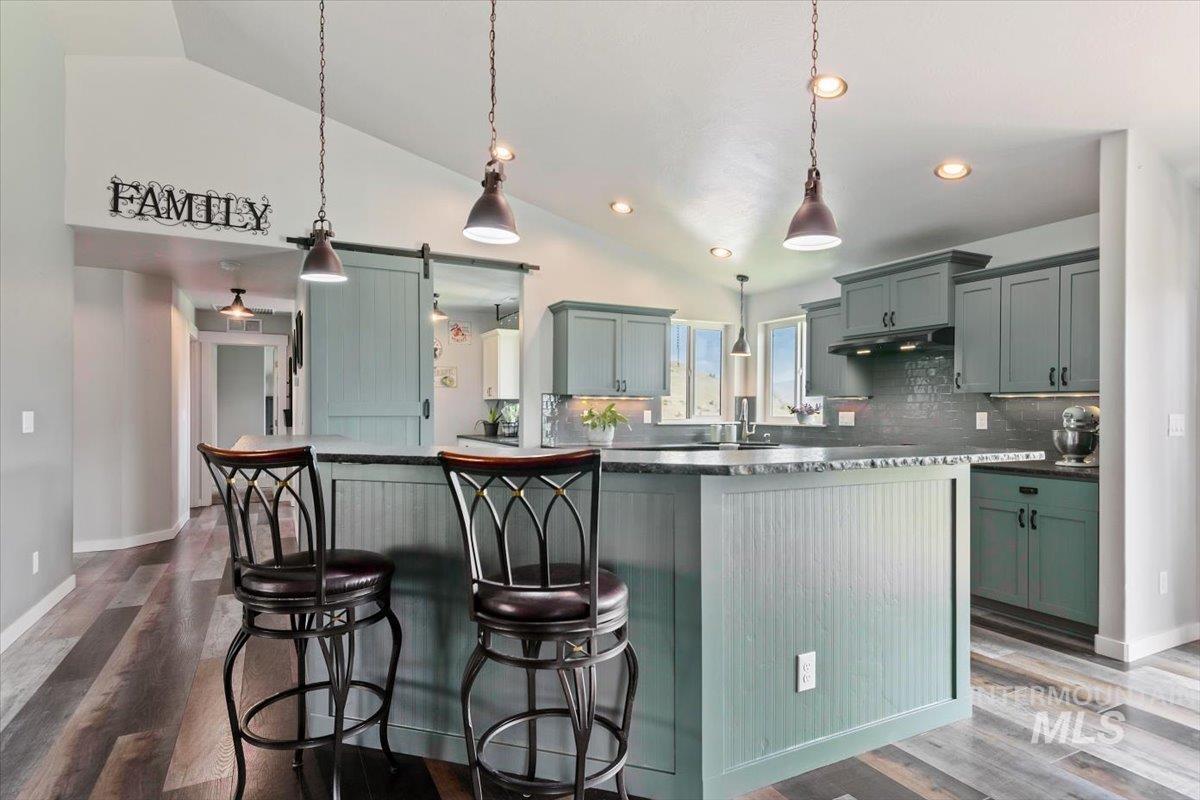 34 Deirdre Dr, Horseshoe Bend, Idaho 83629, 4 Bedrooms, 2.5 Bathrooms, Residential For Sale, Price $1,380,000,MLS 98961849