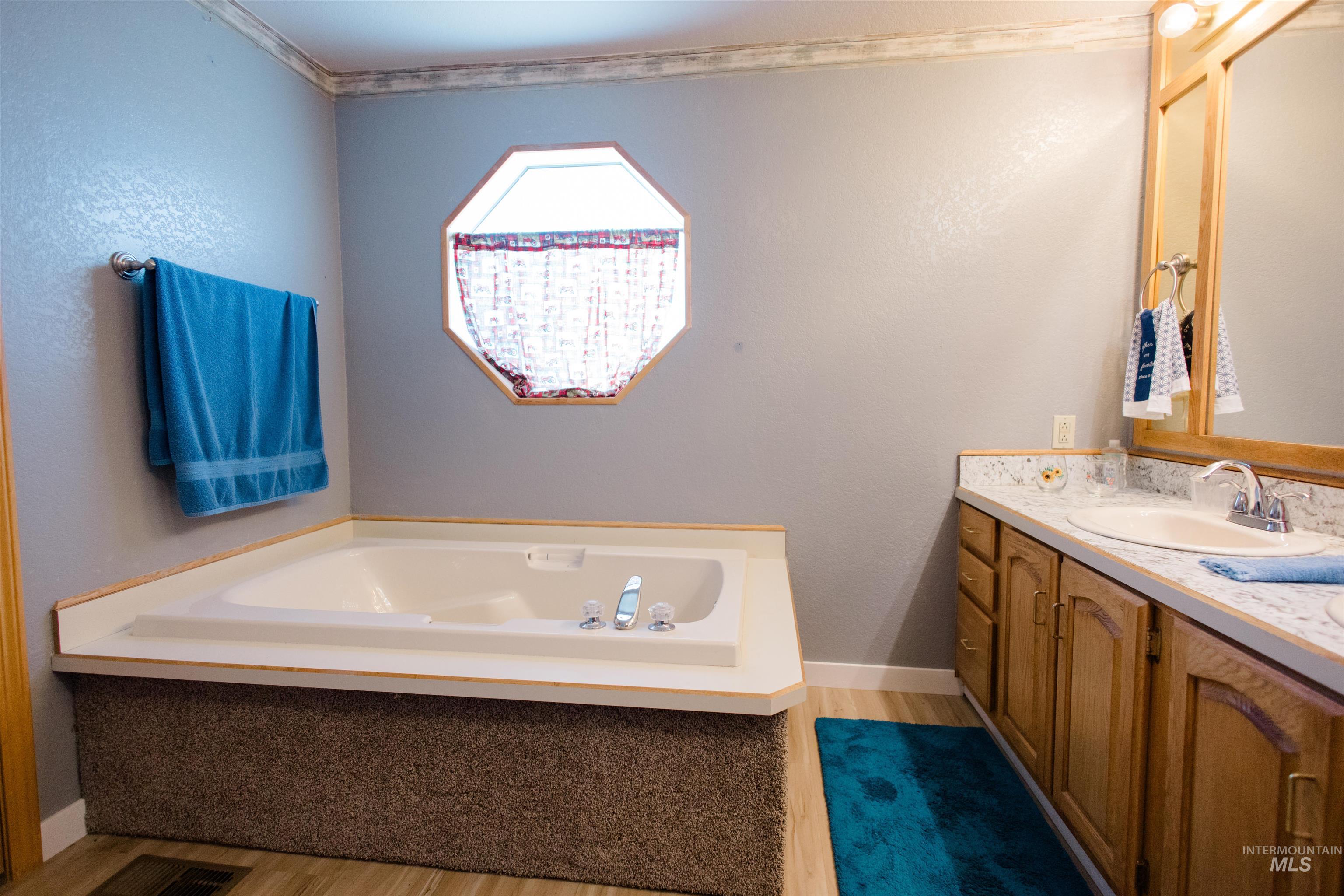 914 NE Beaman, Mountain Home, Idaho 83647, 3 Bedrooms, 2 Bathrooms, Residential For Sale, Price $520,000,MLS 98961862