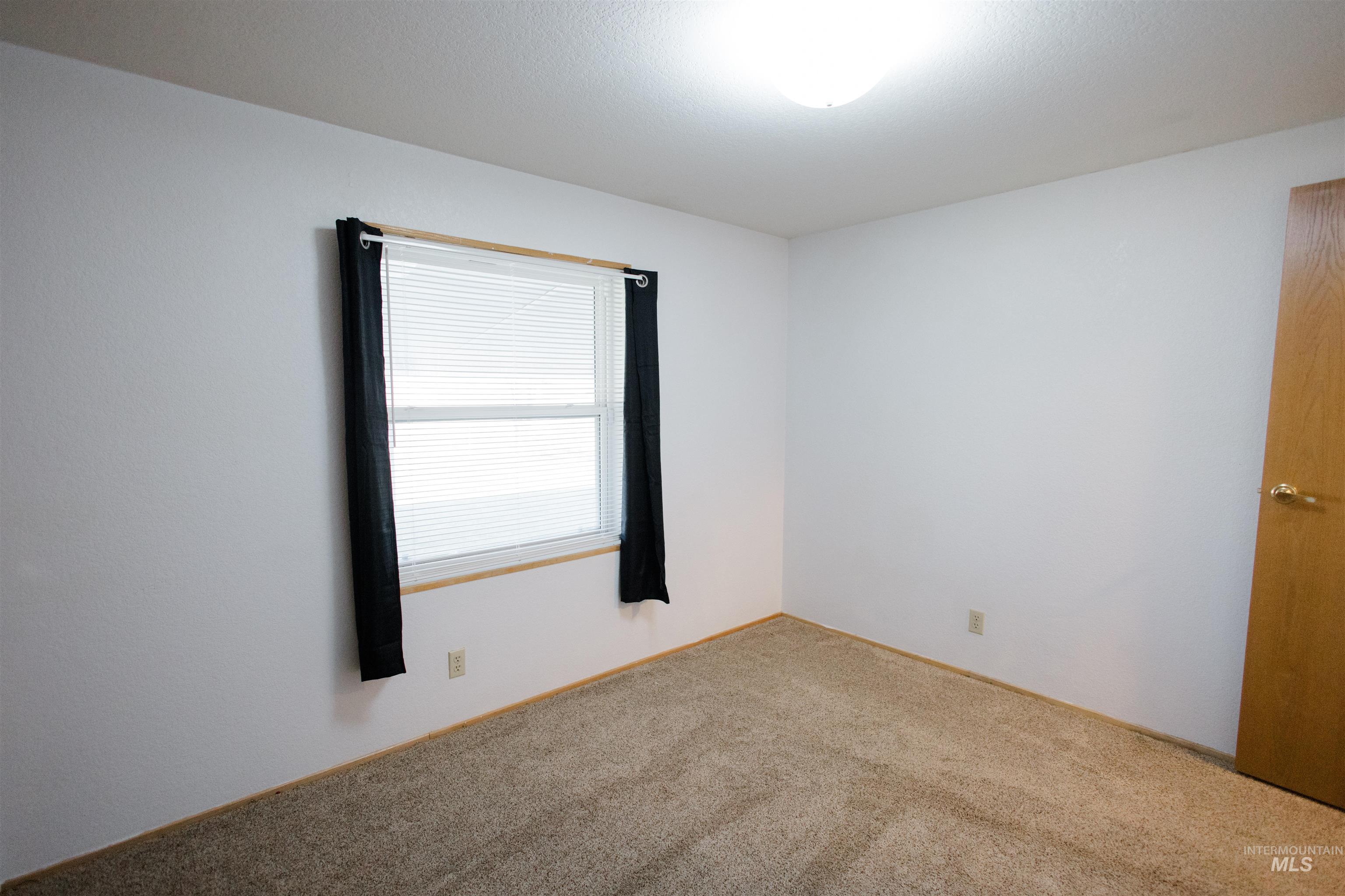 914 NE Beaman, Mountain Home, Idaho 83647, 3 Bedrooms, 2 Bathrooms, Residential For Sale, Price $520,000,MLS 98961862