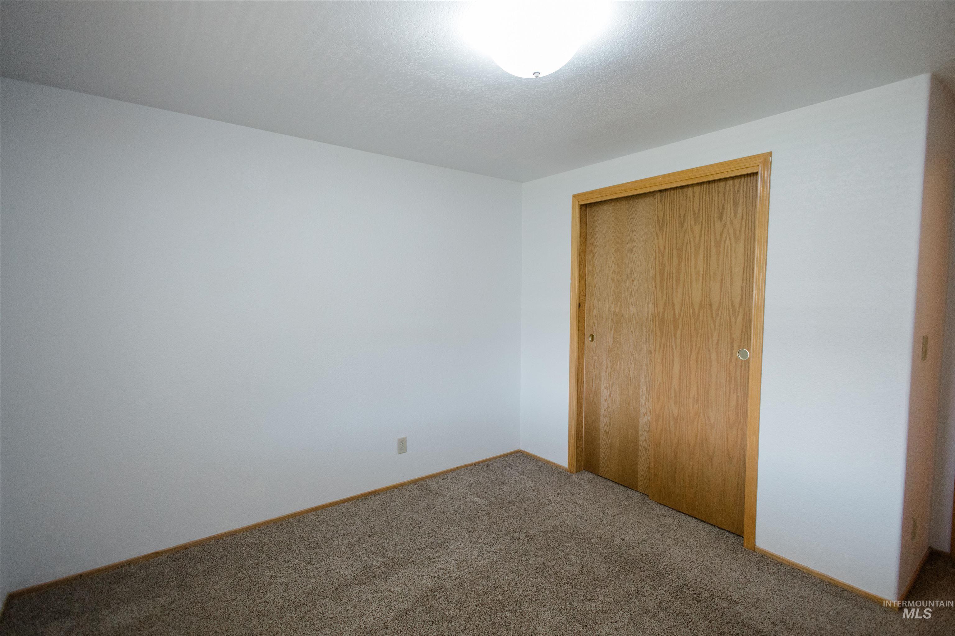 914 NE Beaman, Mountain Home, Idaho 83647, 3 Bedrooms, 2 Bathrooms, Residential For Sale, Price $520,000,MLS 98961862