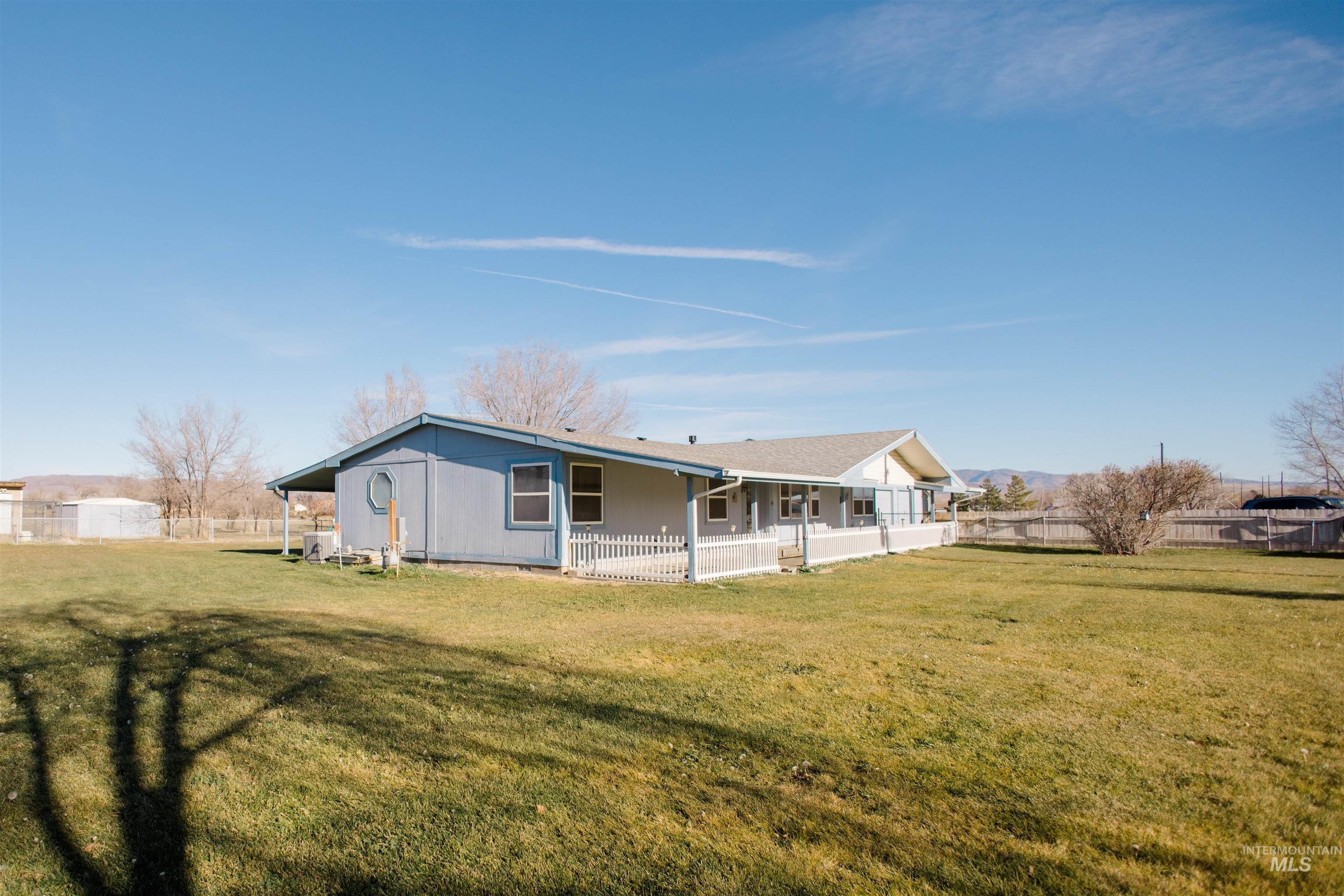 914 NE Beaman, Mountain Home, Idaho 83647, 3 Bedrooms, 2 Bathrooms, Residential For Sale, Price $520,000,MLS 98961862