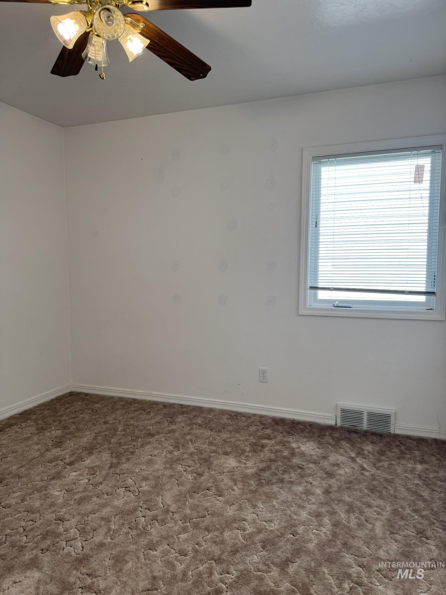 431 N Bracken Street, Twin Falls, Idaho 83301, 4 Bedrooms, 1 Bathroom, Residential For Sale, Price $285,000,MLS 98961866