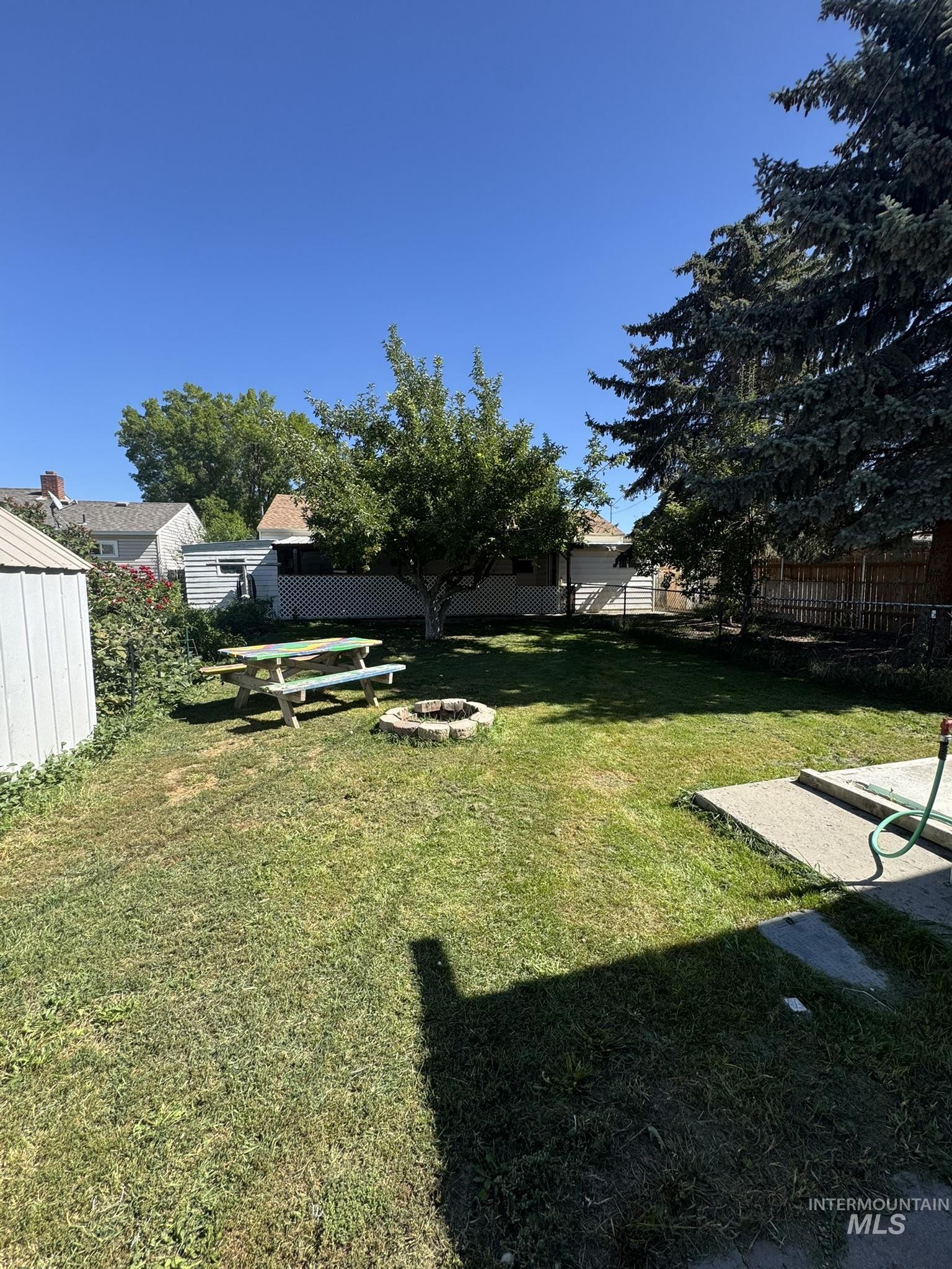 431 N Bracken Street, Twin Falls, Idaho 83301, 4 Bedrooms, 1 Bathroom, Residential For Sale, Price $285,000,MLS 98961866