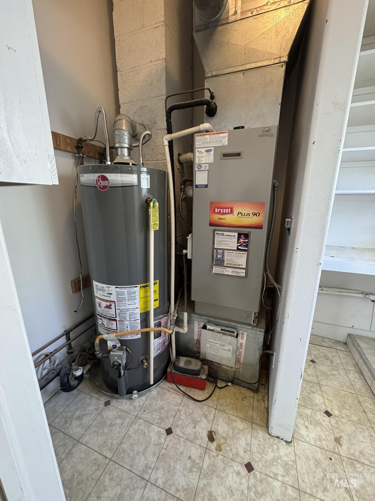 431 N Bracken Street, Twin Falls, Idaho 83301, 4 Bedrooms, 1 Bathroom, Residential For Sale, Price $285,000,MLS 98961866