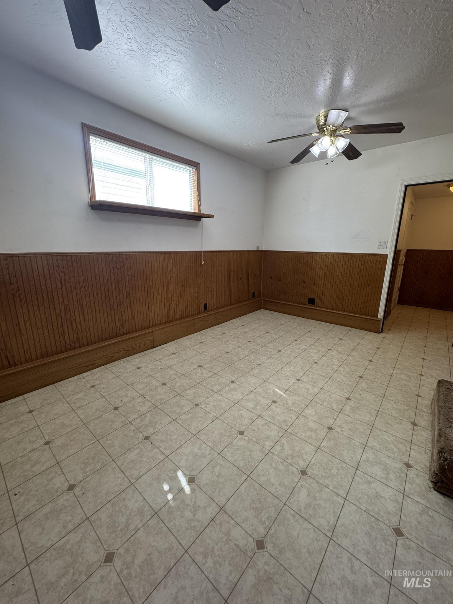 431 N Bracken Street, Twin Falls, Idaho 83301, 4 Bedrooms, 1 Bathroom, Residential For Sale, Price $285,000,MLS 98961866