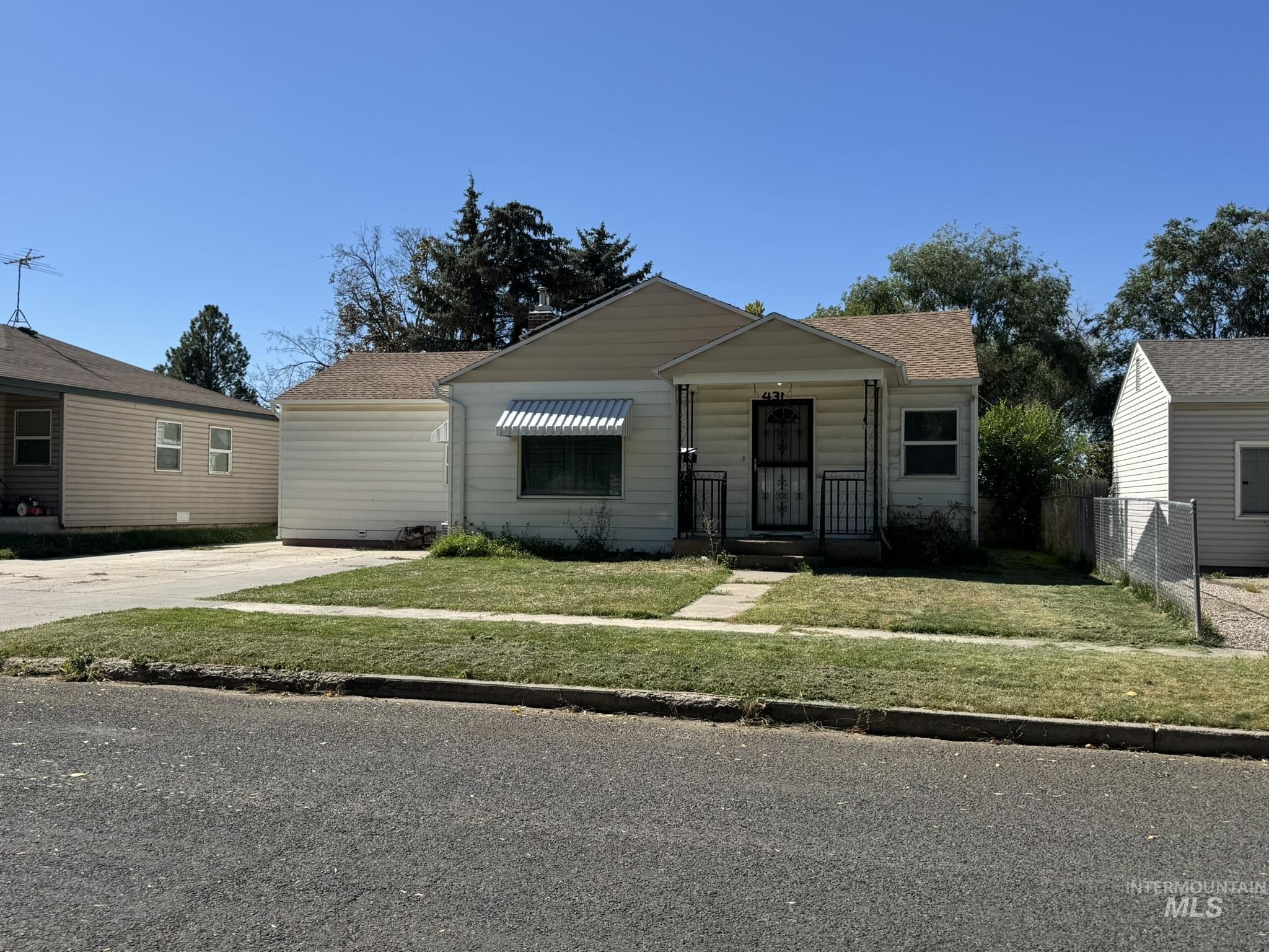 431 N Bracken Street, Twin Falls, Idaho 83301, 4 Bedrooms, 1 Bathroom, Residential For Sale, Price $285,000,MLS 98961866