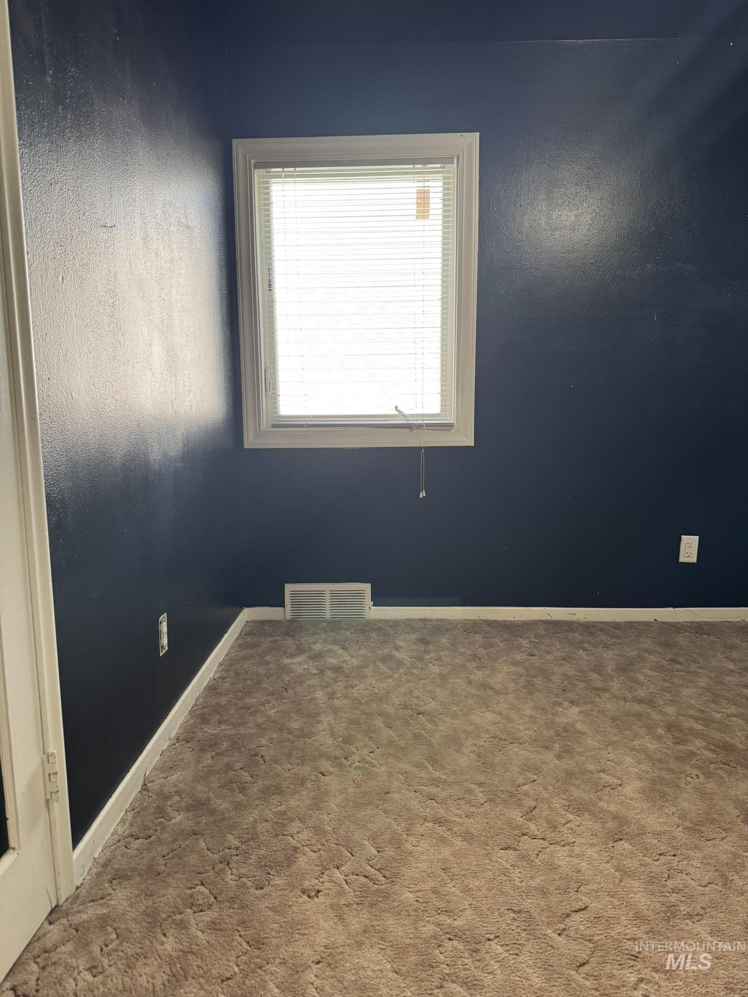 431 N Bracken Street, Twin Falls, Idaho 83301, 4 Bedrooms, 1 Bathroom, Residential For Sale, Price $285,000,MLS 98961866