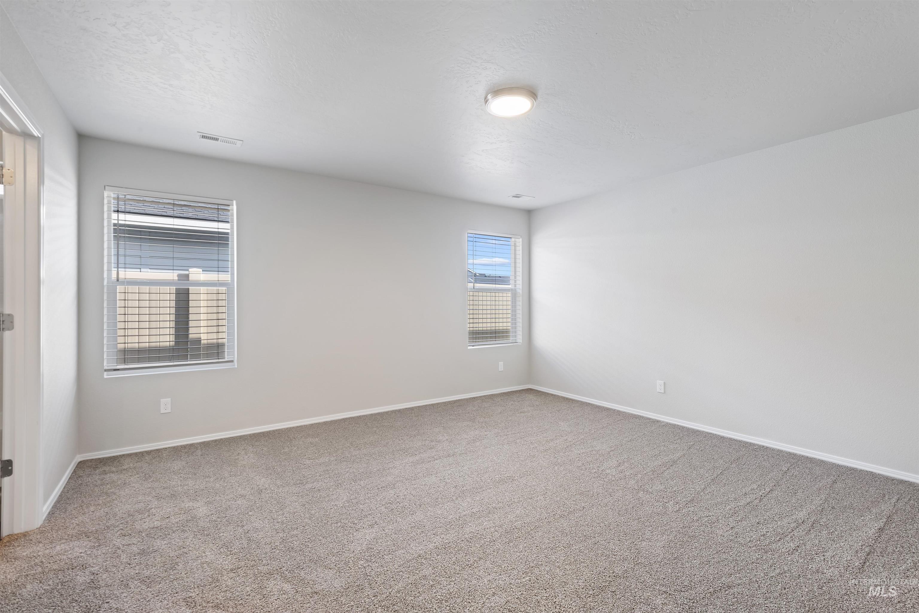 3086 N Saratov Way, Kuna, Idaho 83634-4856, 4 Bedrooms, 2 Bathrooms, Residential For Sale, Price $409,990,MLS 98961869