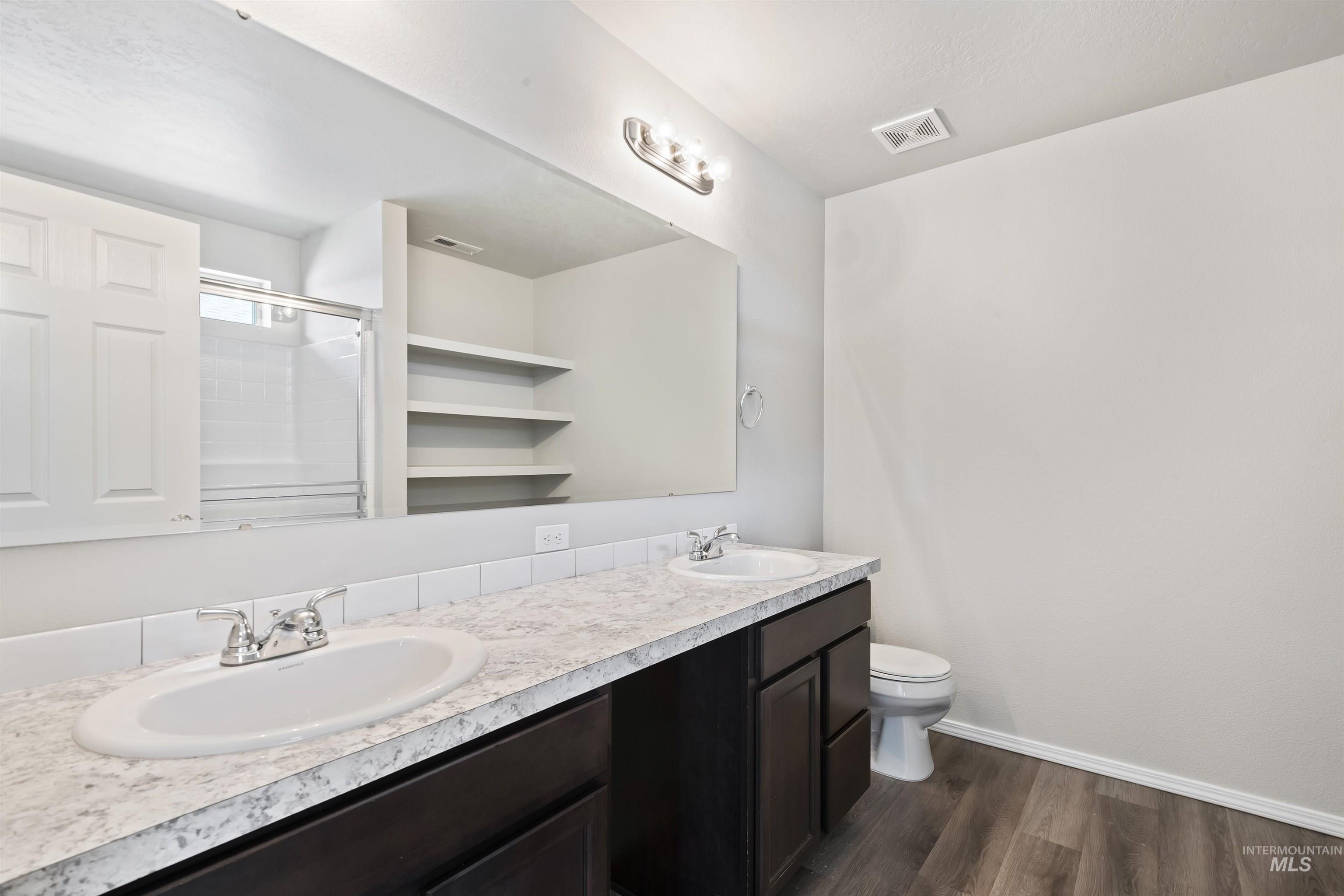 3086 N Saratov Way, Kuna, Idaho 83634-4856, 4 Bedrooms, 2 Bathrooms, Residential For Sale, Price $409,990,MLS 98961869