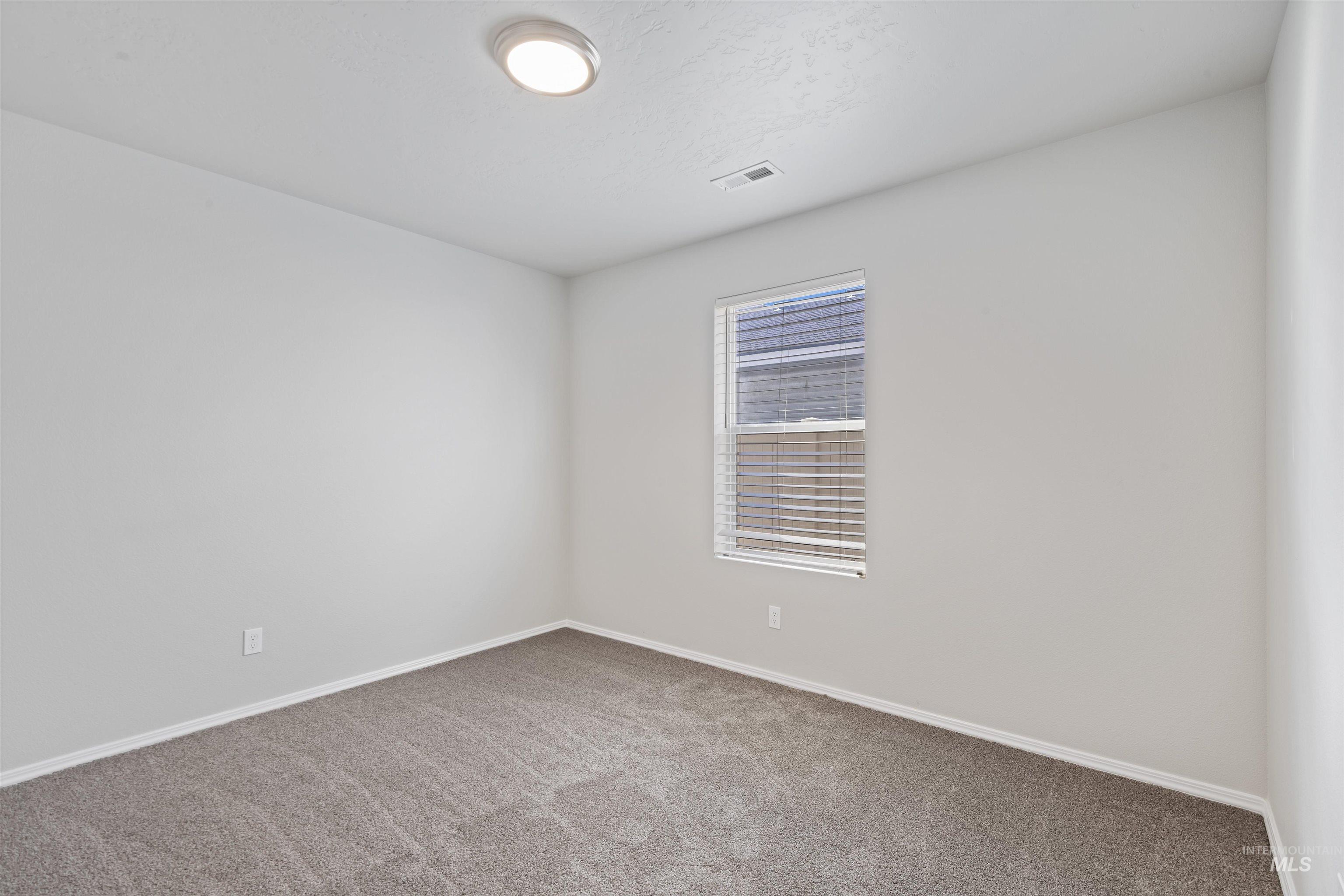 3086 N Saratov Way, Kuna, Idaho 83634-4856, 4 Bedrooms, 2 Bathrooms, Residential For Sale, Price $409,990,MLS 98961869