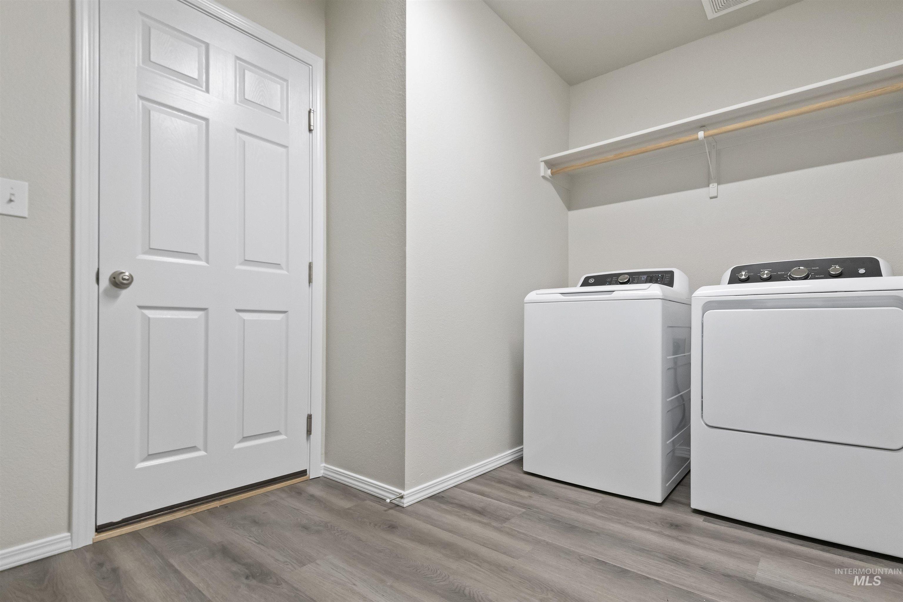 3086 N Saratov Way, Kuna, Idaho 83634-4856, 4 Bedrooms, 2 Bathrooms, Residential For Sale, Price $409,990,MLS 98961869