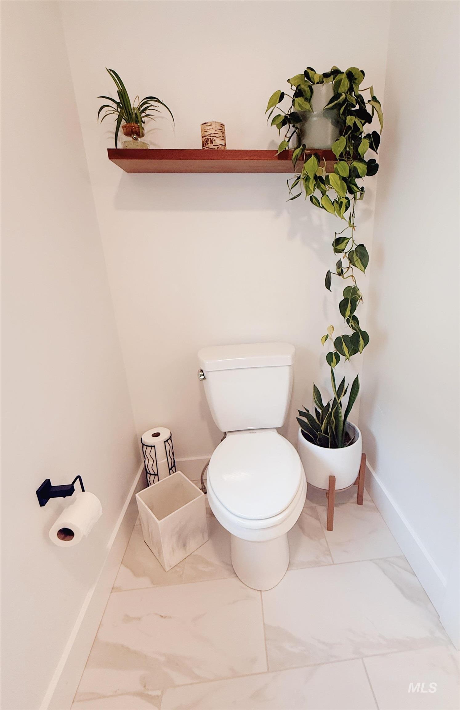 4637 W Riva Capri Ct, Meridian, Idaho 83646, 3 Bedrooms, 2.5 Bathrooms, Residential For Sale, Price $425,000,MLS 98961874