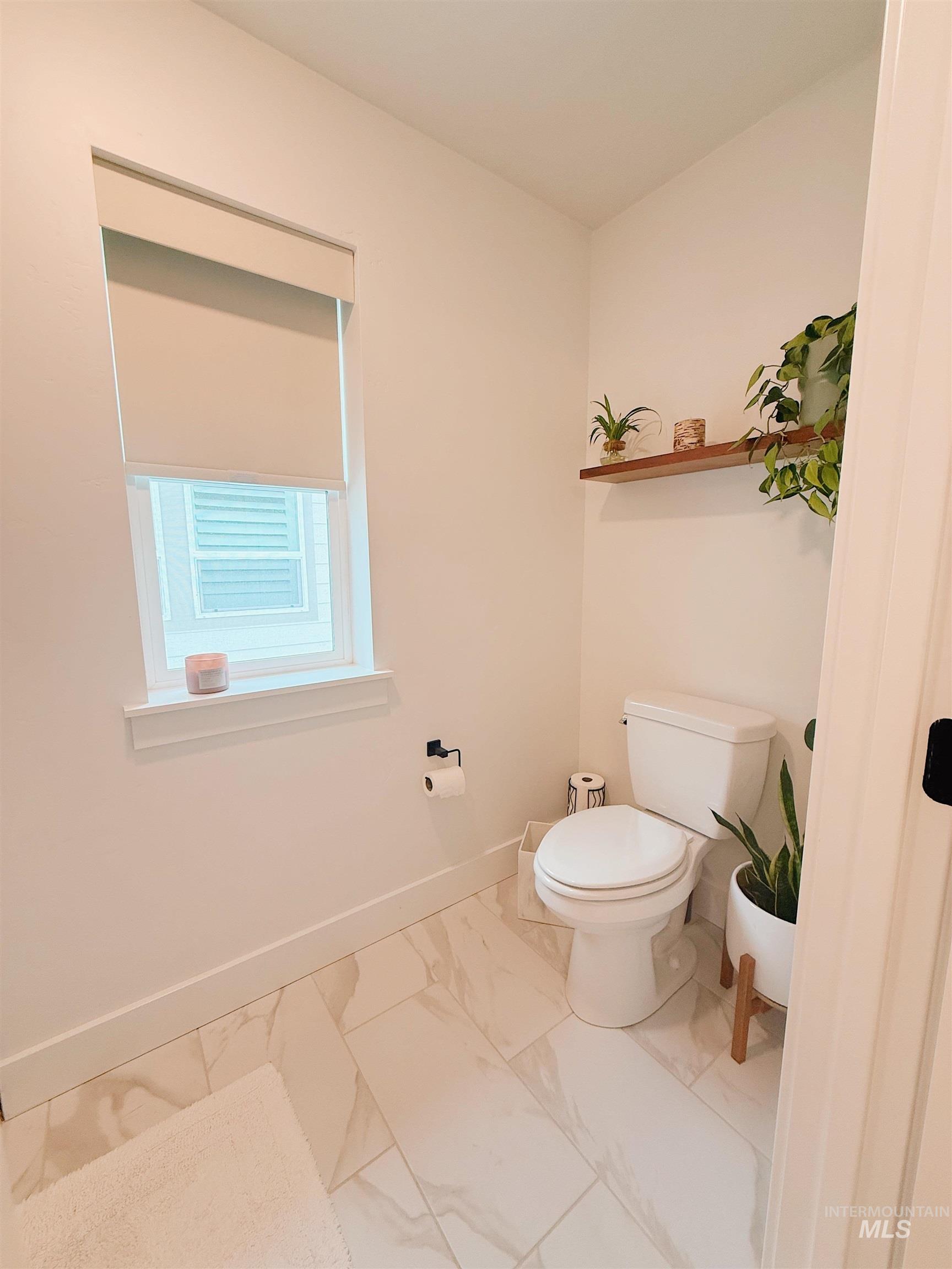 4637 W Riva Capri Ct, Meridian, Idaho 83646, 3 Bedrooms, 2.5 Bathrooms, Residential For Sale, Price $425,000,MLS 98961874