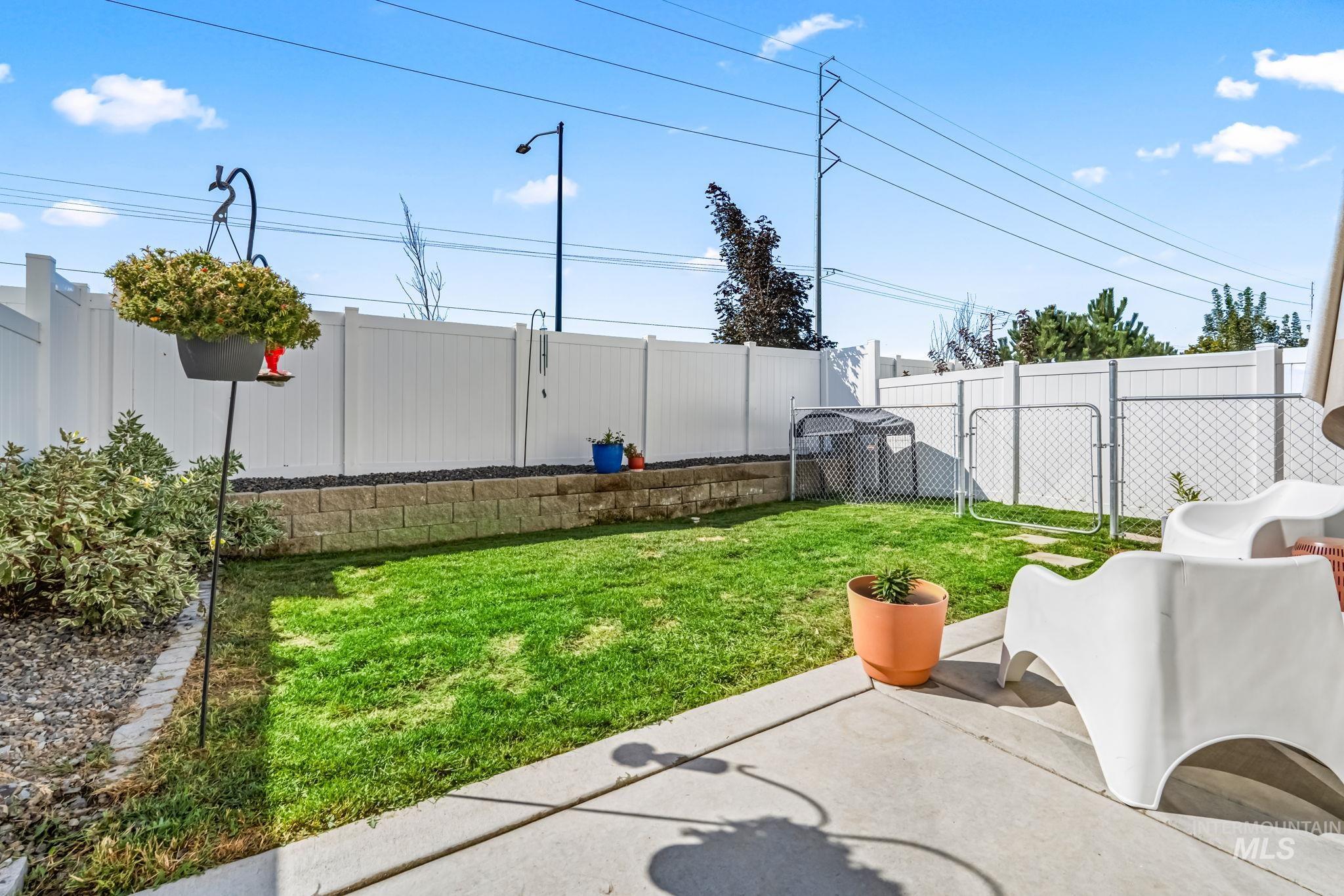 4637 W Riva Capri Ct, Meridian, Idaho 83646, 3 Bedrooms, 2.5 Bathrooms, Residential For Sale, Price $425,000,MLS 98961874