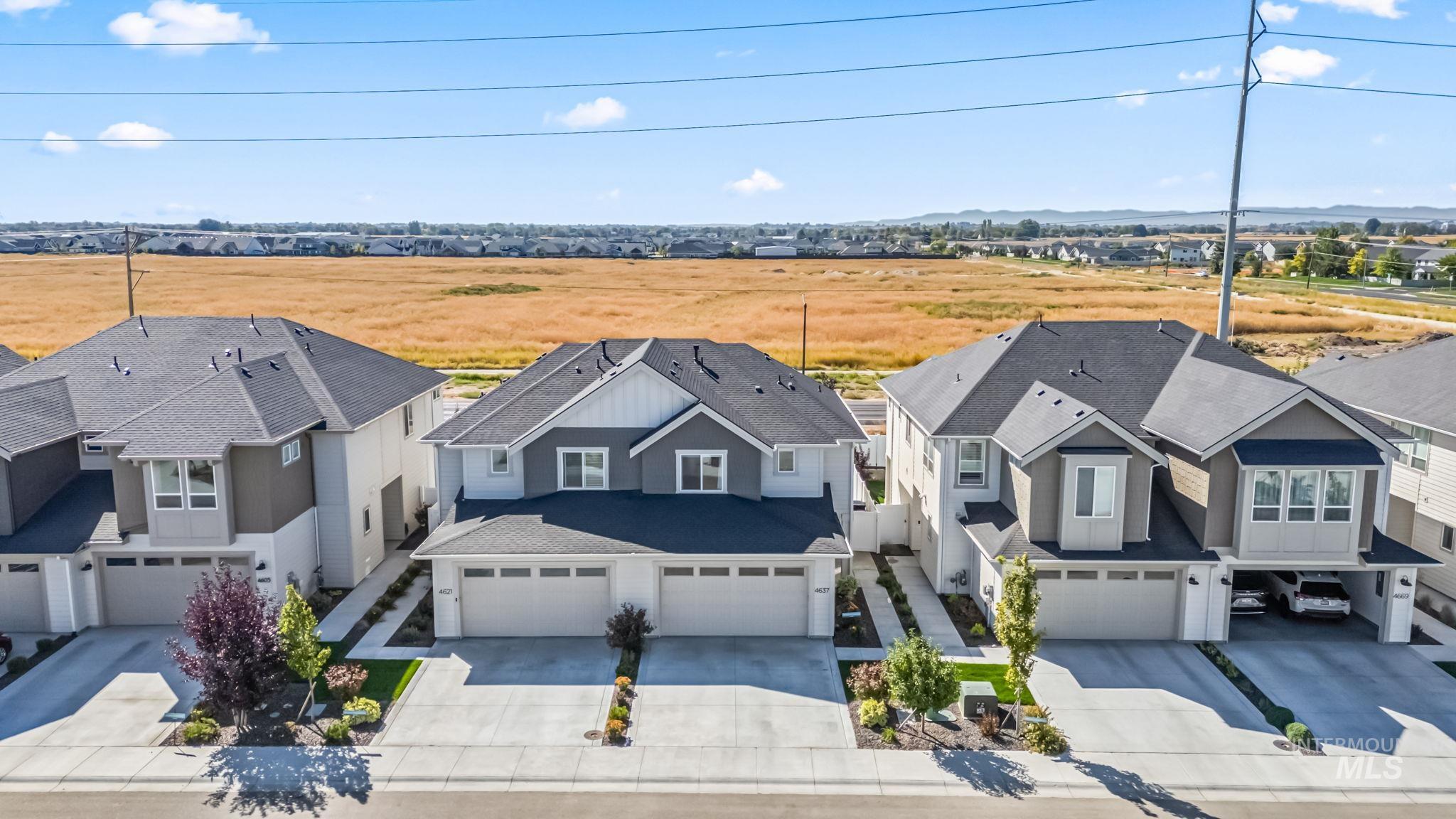 4637 W Riva Capri Ct, Meridian, Idaho 83646, 3 Bedrooms, 2.5 Bathrooms, Residential For Sale, Price $425,000,MLS 98961874