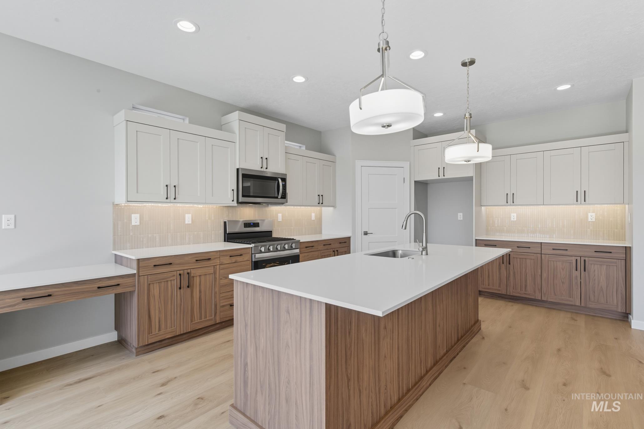 2095 W Ibis Drive, Nampa, Idaho 83686, 3 Bedrooms, 2 Bathrooms, Residential For Sale, Price $548,900,MLS 98961876