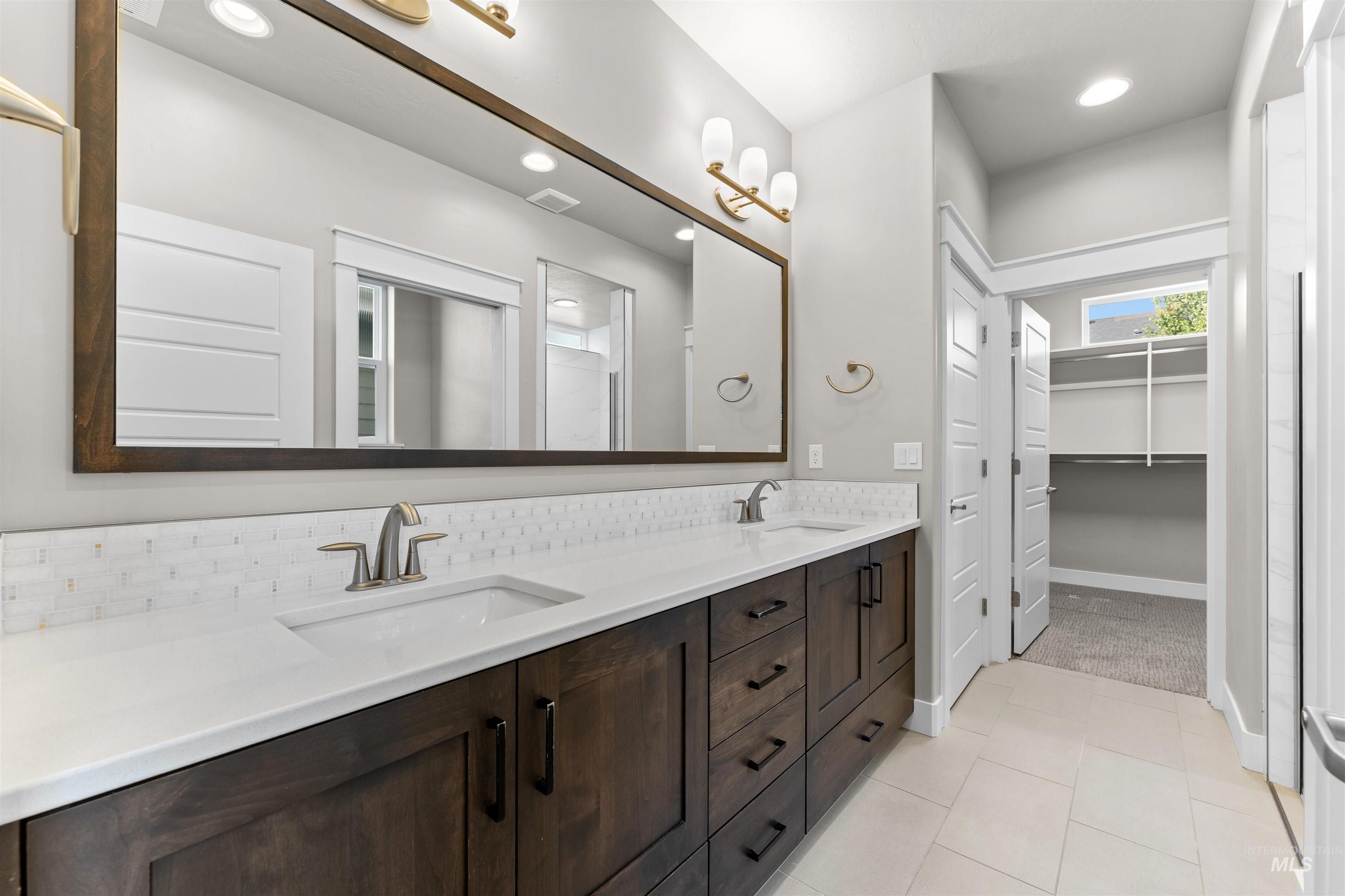 3464 E Macumbo Ln, Meridian, Idaho 83642, 2 Bedrooms, 2 Bathrooms, Residential For Sale, Price $579,900,MLS 98961917