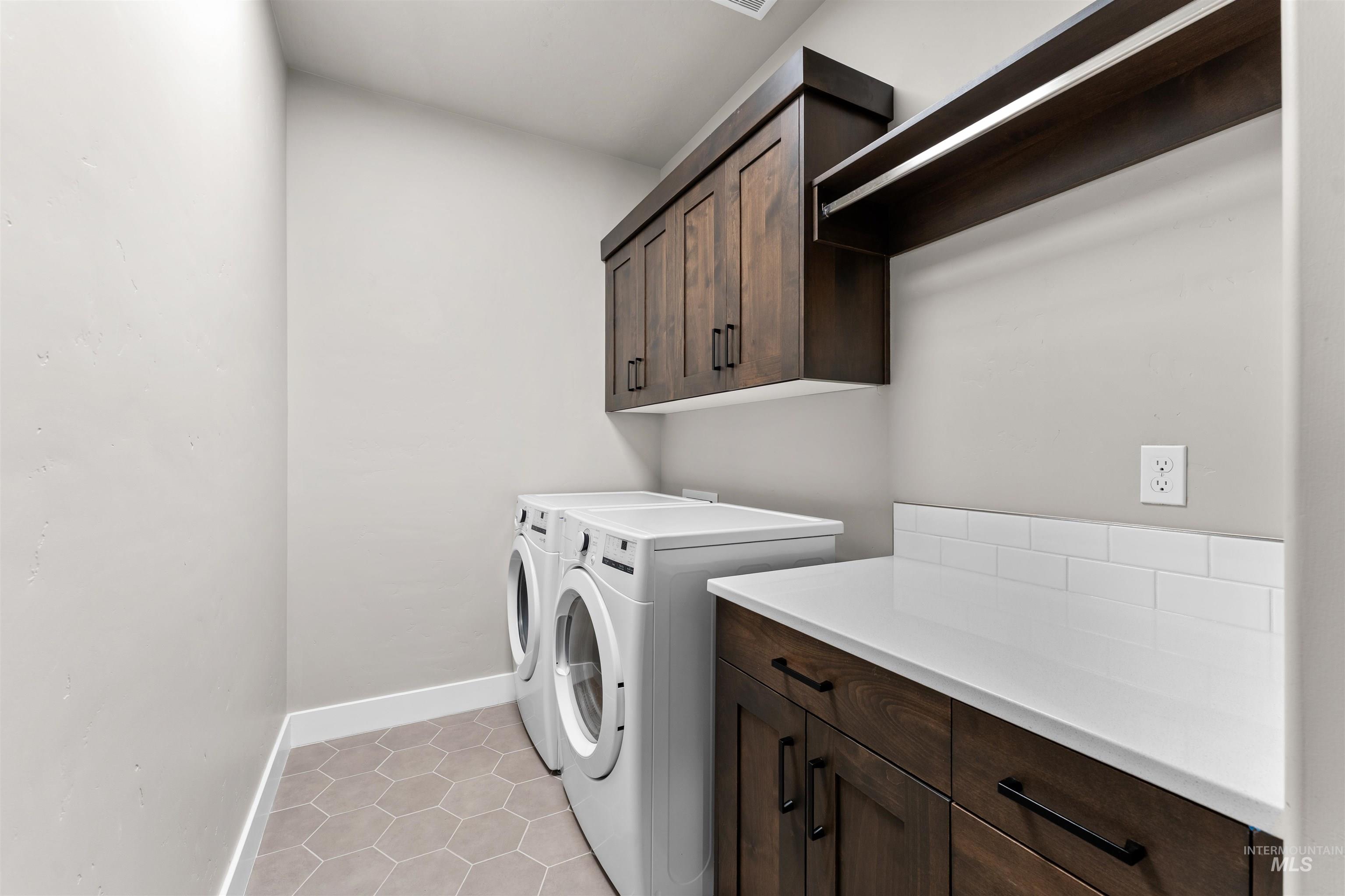 3464 E Macumbo Ln, Meridian, Idaho 83642, 2 Bedrooms, 2 Bathrooms, Residential For Sale, Price $579,900,MLS 98961917