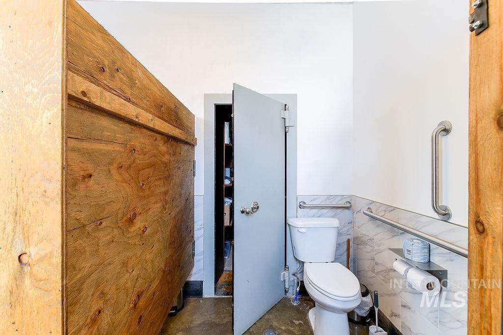 424 S Main St, Troy, Idaho 83871, Business/Commercial For Sale, Price $590,000, 98961918