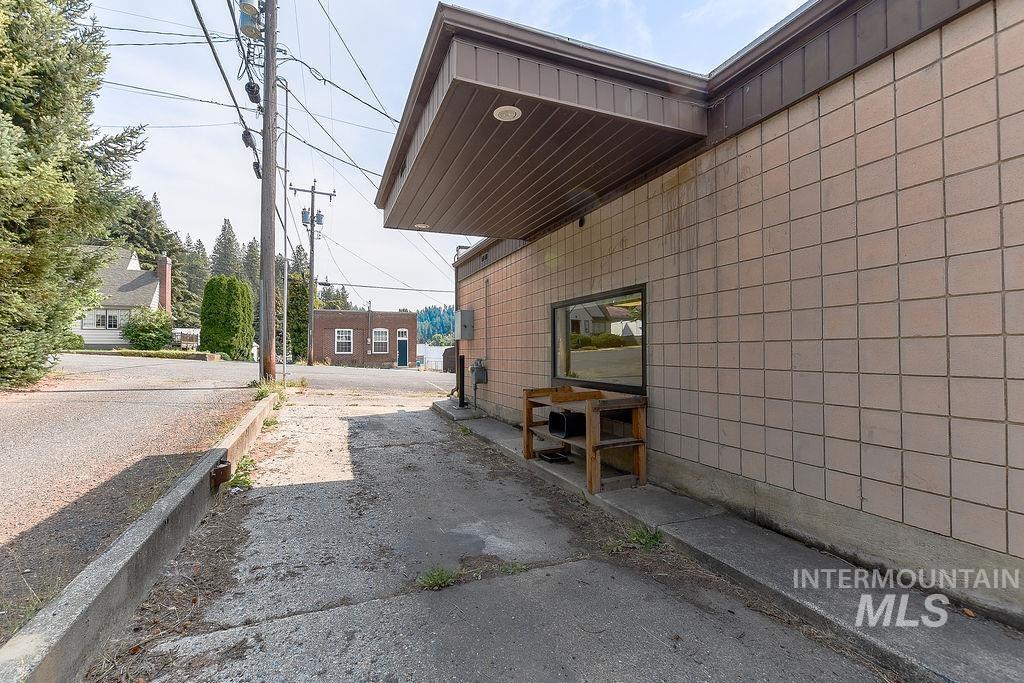 424 S Main St, Troy, Idaho 83871, Business/Commercial For Sale, Price $590,000, 98961918