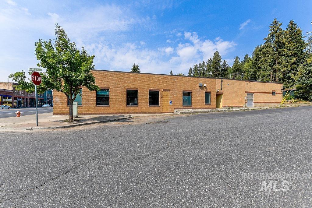 424 S Main St, Troy, Idaho 83871, Business/Commercial For Sale, Price $590,000, 98961918