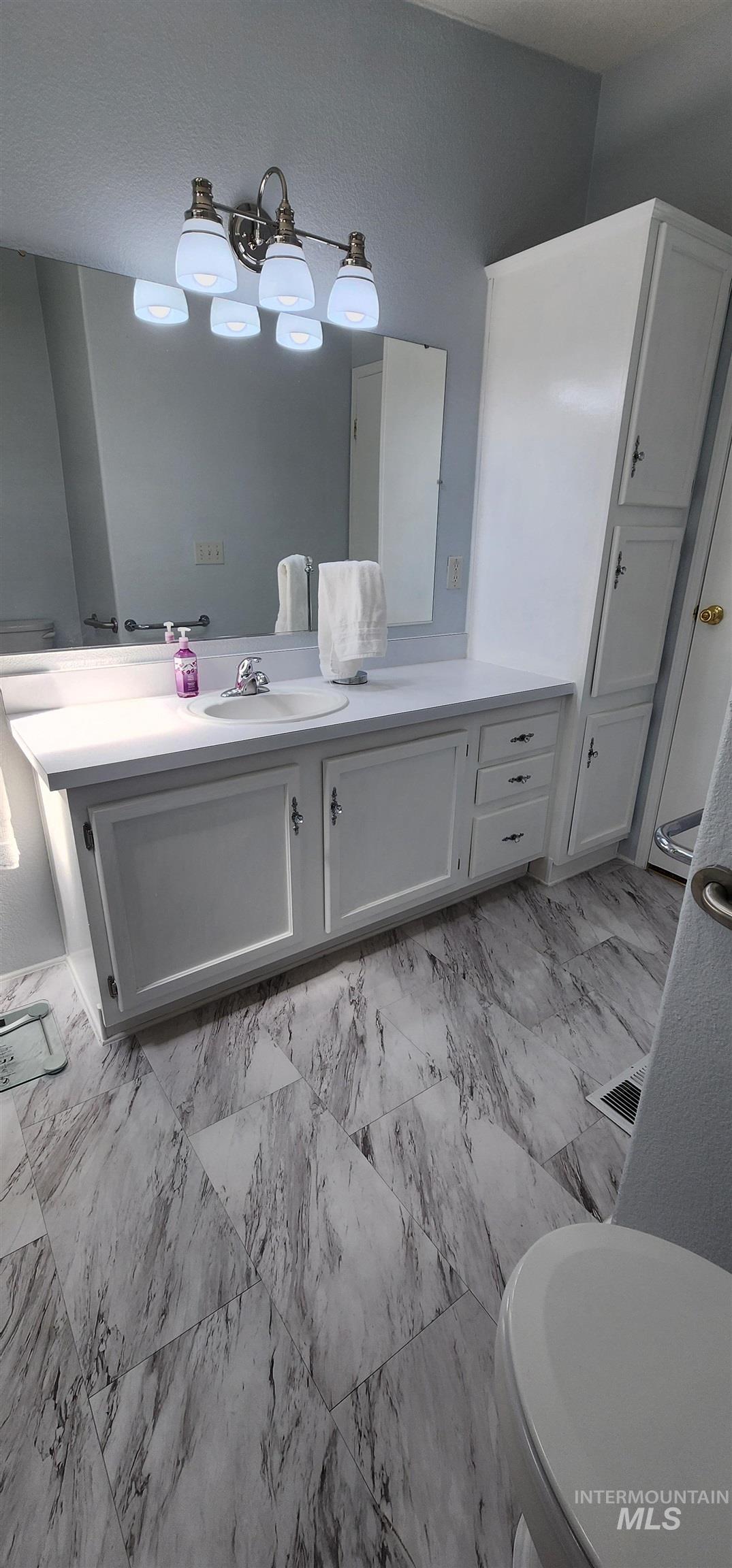 2115 6th Ave, Clarkston, Washington 99403, 3 Bedrooms, 2 Bathrooms, Residential For Sale, Price $132,500,MLS 98961925