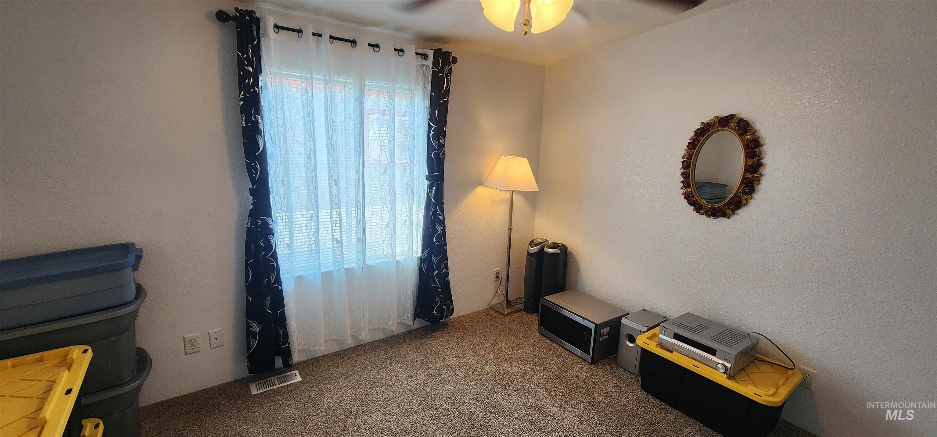 2115 6th Ave, Clarkston, Washington 99403, 3 Bedrooms, 2 Bathrooms, Residential For Sale, Price $132,500,MLS 98961925