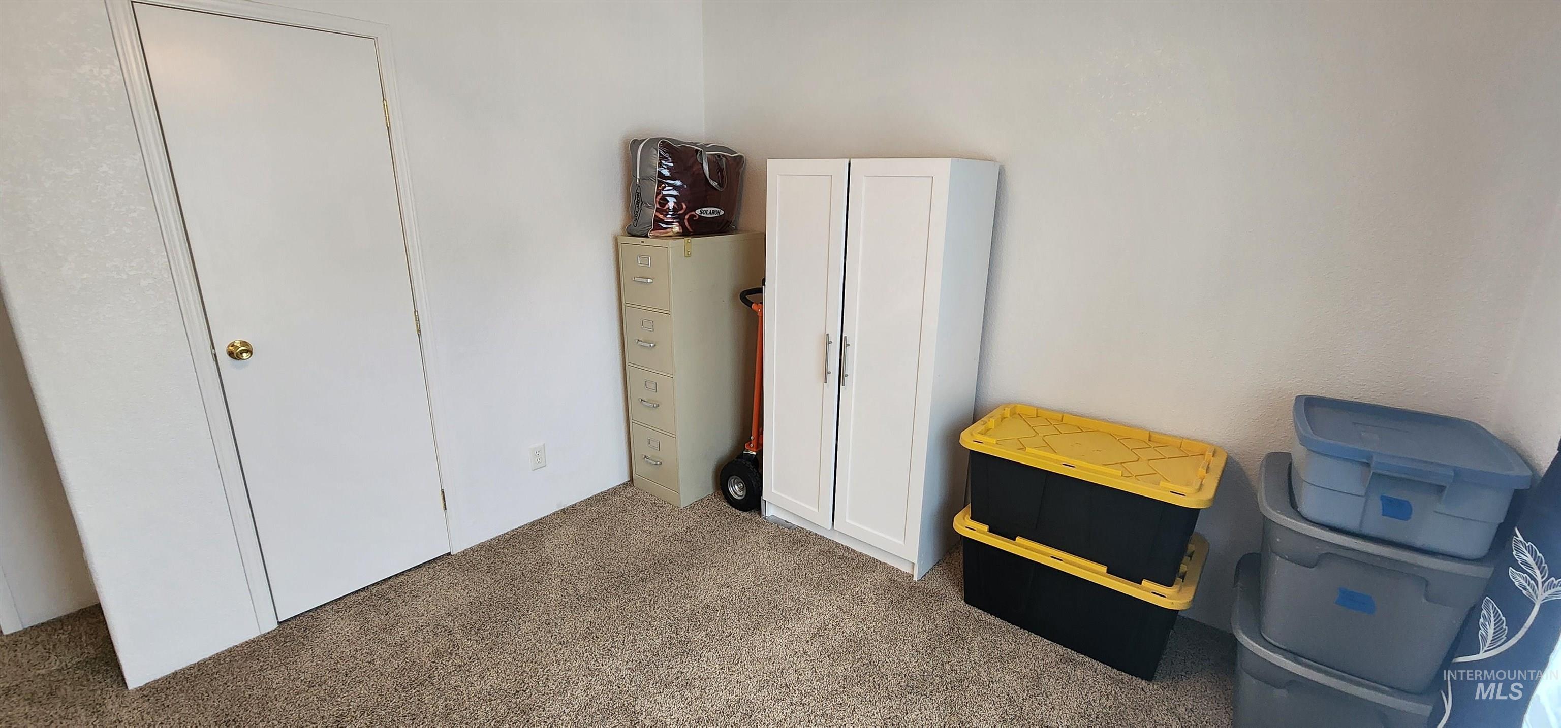 2115 6th Ave, Clarkston, Washington 99403, 3 Bedrooms, 2 Bathrooms, Residential For Sale, Price $132,500,MLS 98961925