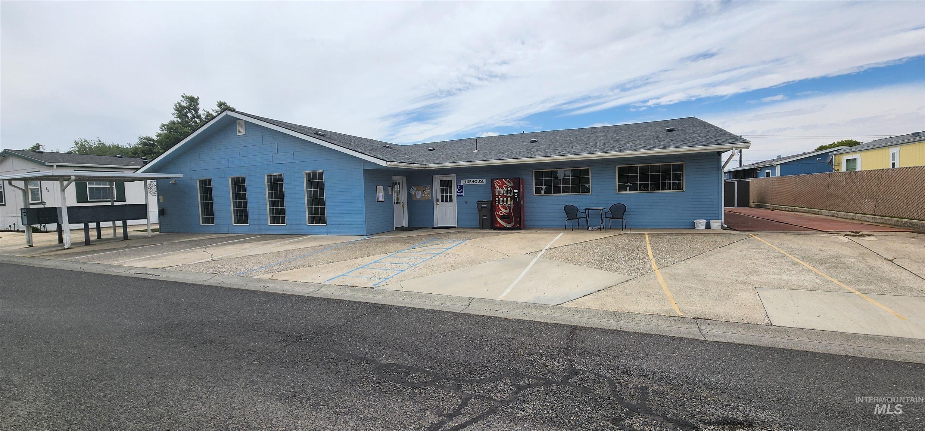 2115 6th Ave, Clarkston, Washington 99403, 3 Bedrooms, 2 Bathrooms, Residential For Sale, Price $132,500,MLS 98961925